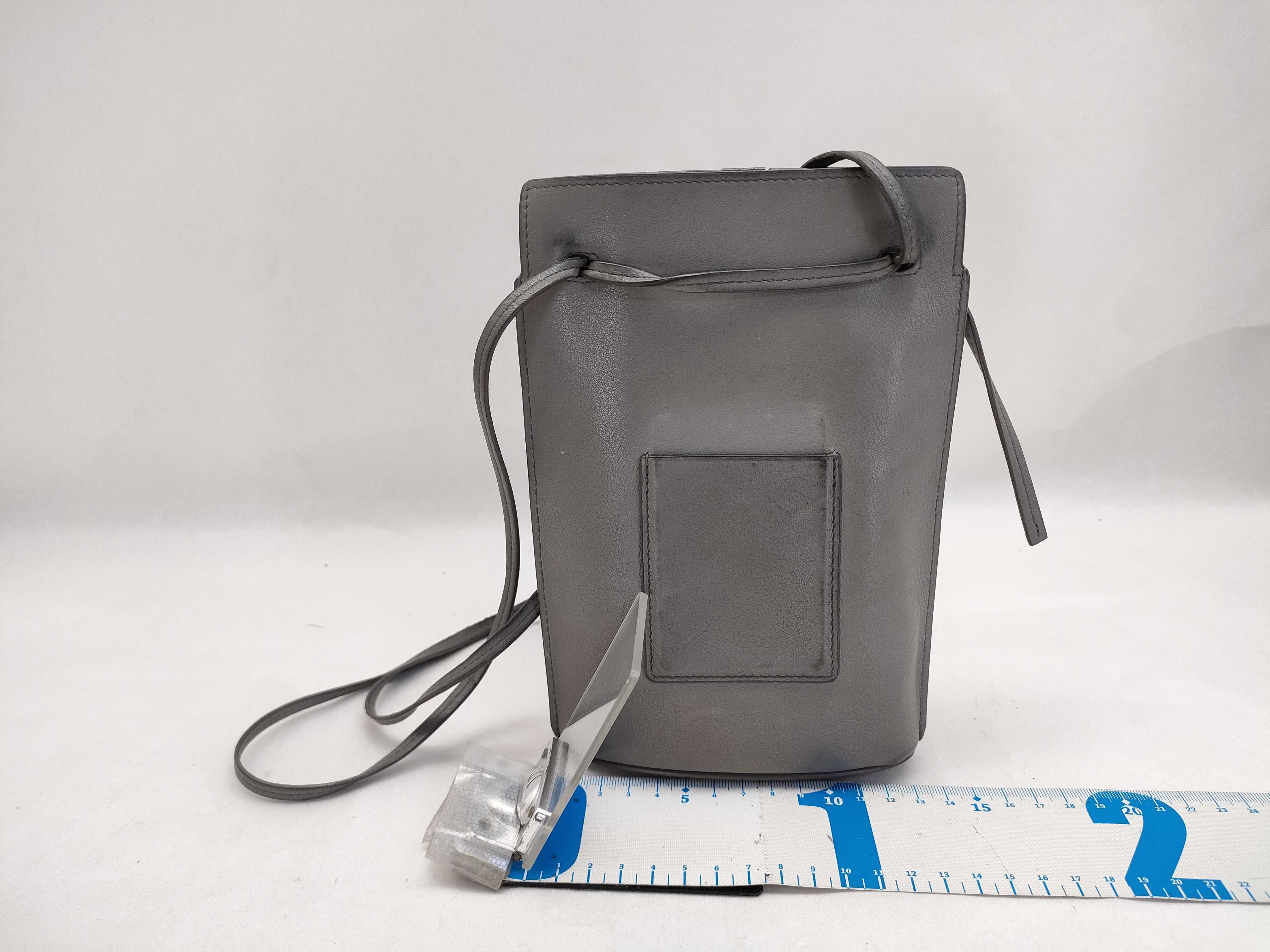 shoulder bag, dice pocket, anagram pattern, leather, gray. — view 2