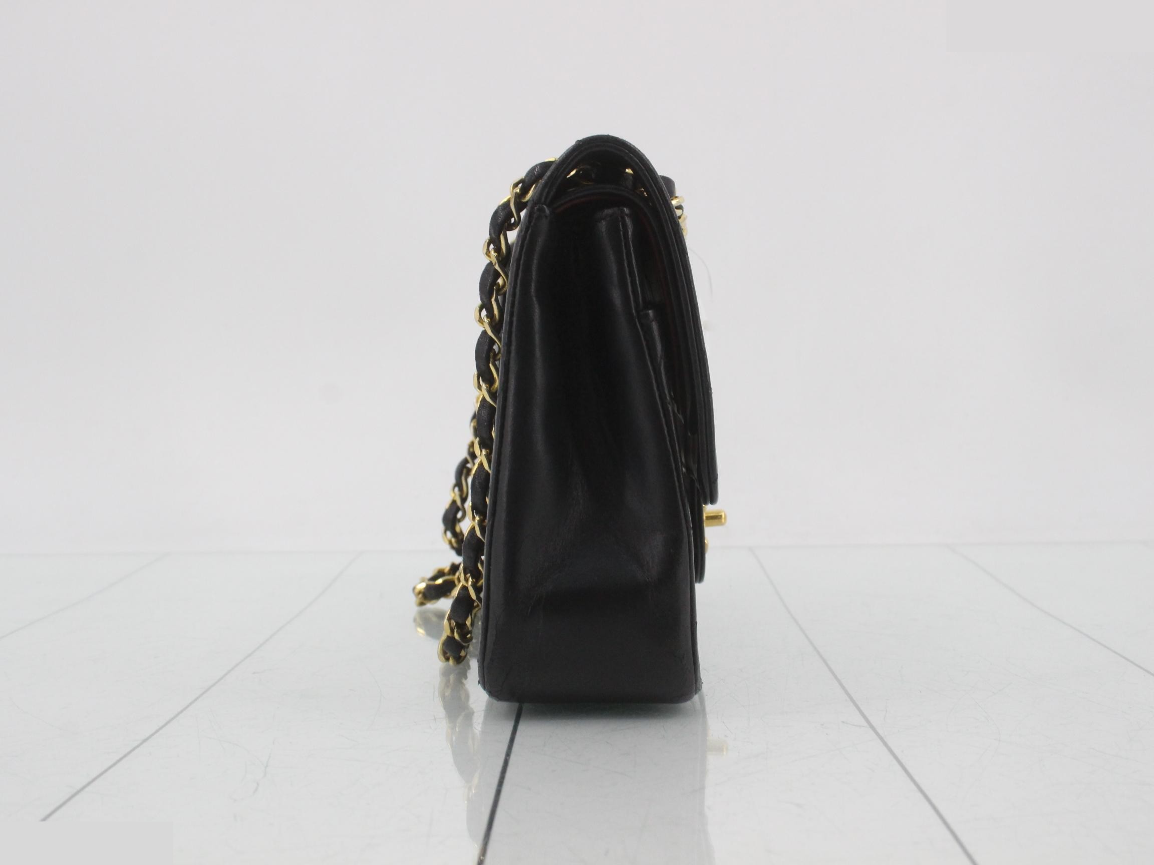 Matelassé Classic Flap Shoulder Bag, Medium, Lambskin — view 4