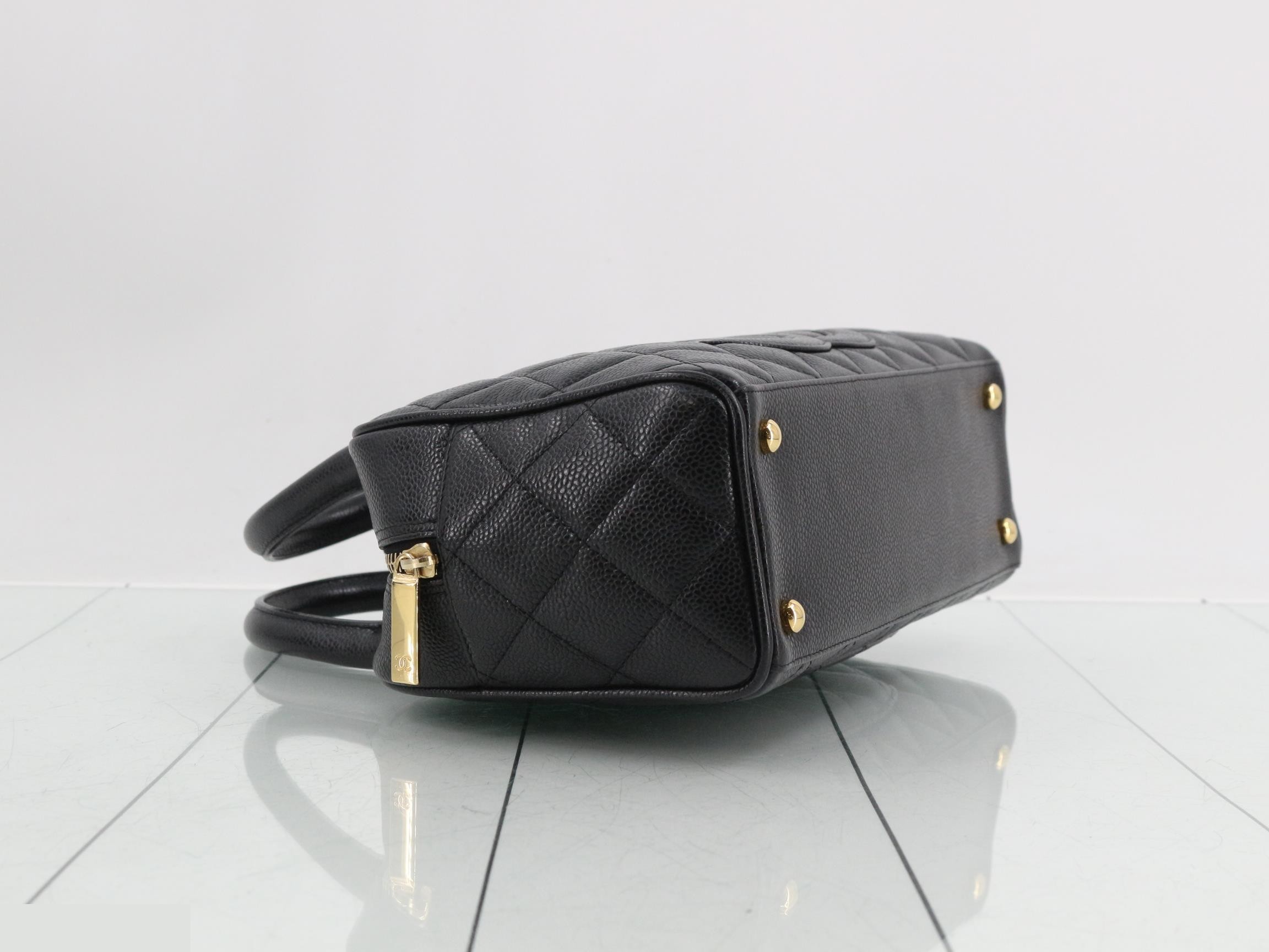 Matelassé Classic Mini Bowling Bag, Caviar Leather, Black, Size 8, W27cm — view 5
