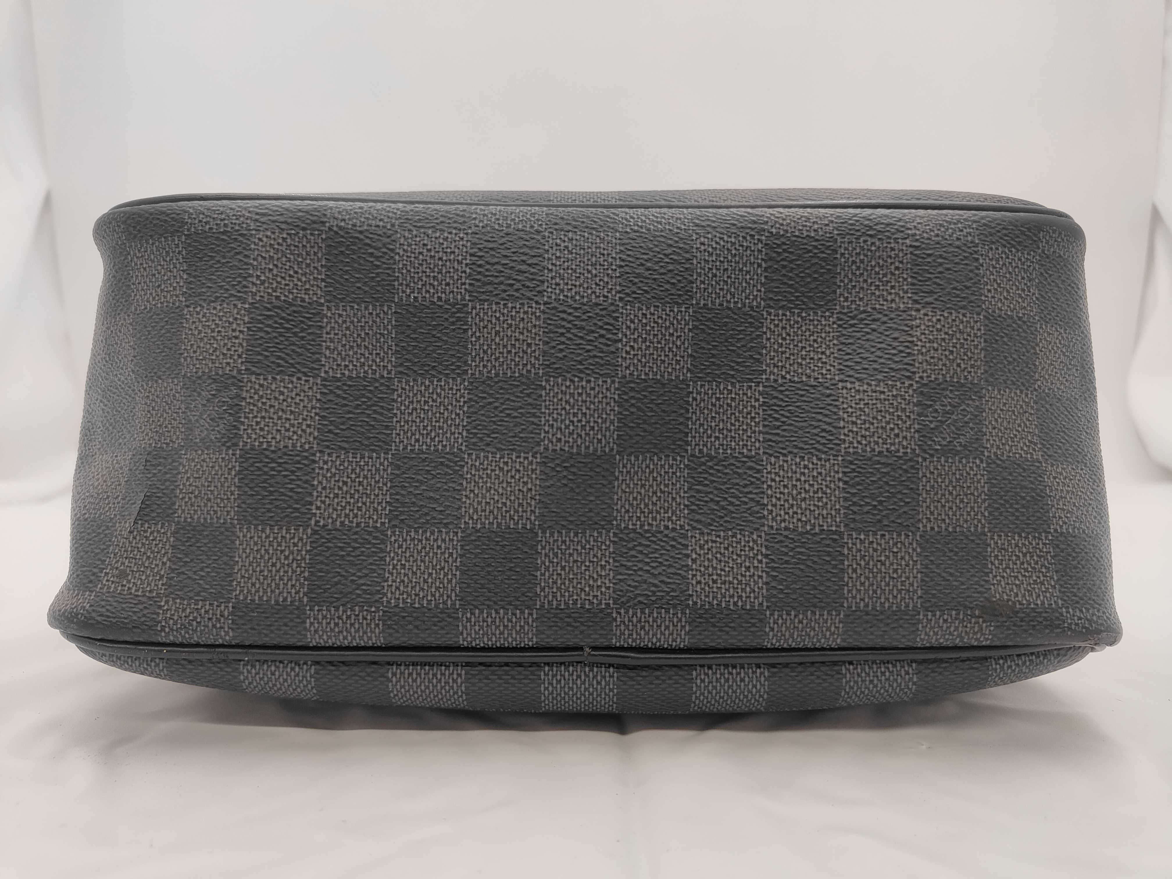 Damier Graphite Toiletry Pouch Black Bag — view 4