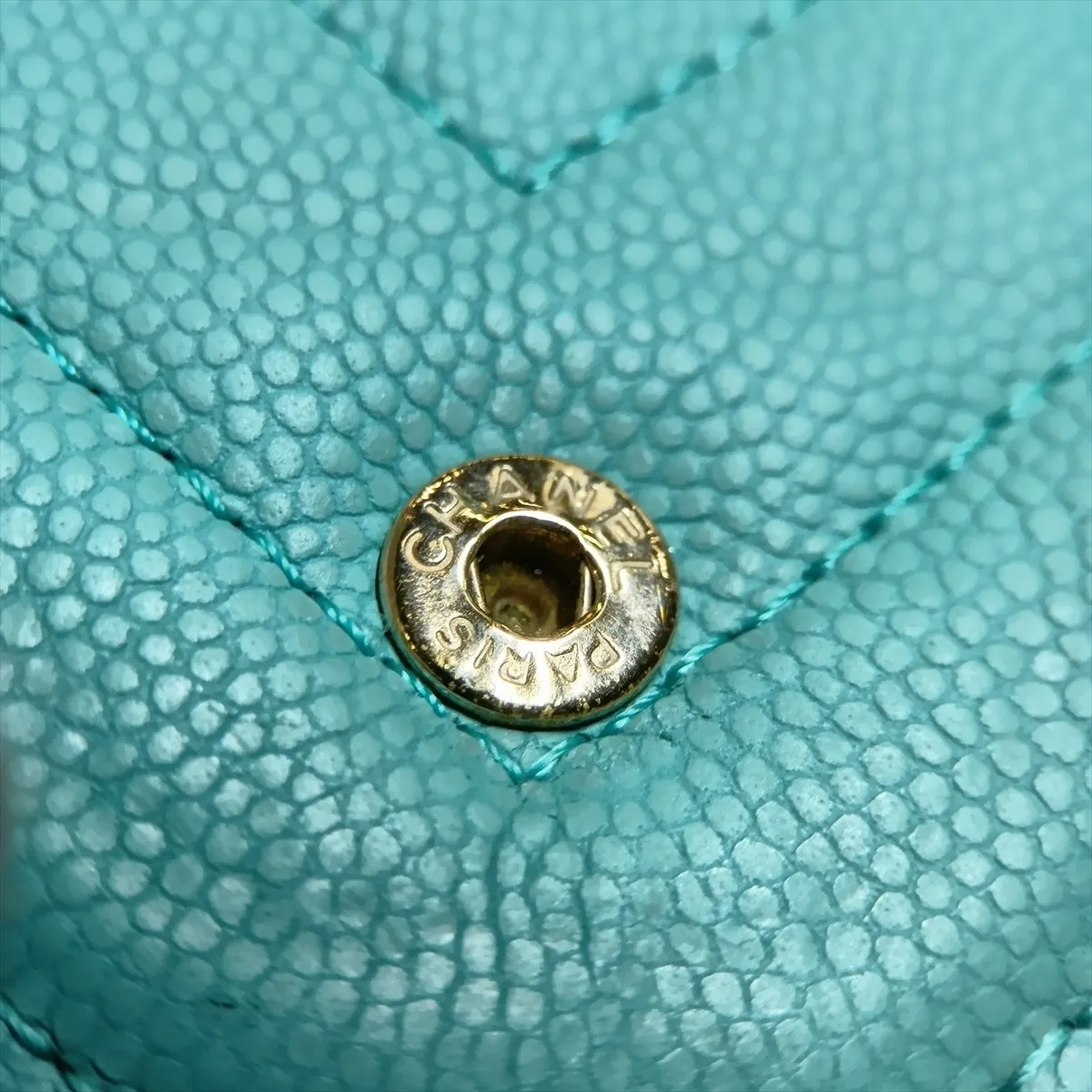 Matelassé Caviar Skin Card Case, Green with Gold Hardware, 27749179 — view 8