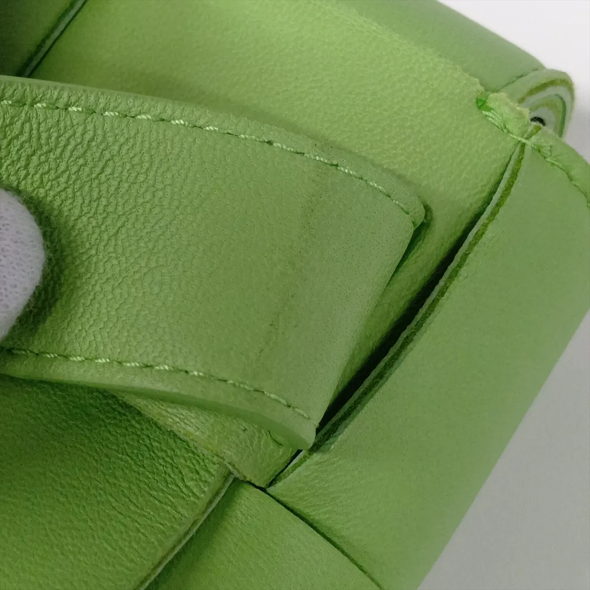 Maxi Intrecciato Cassette Leather Body Bag, Green — view 10