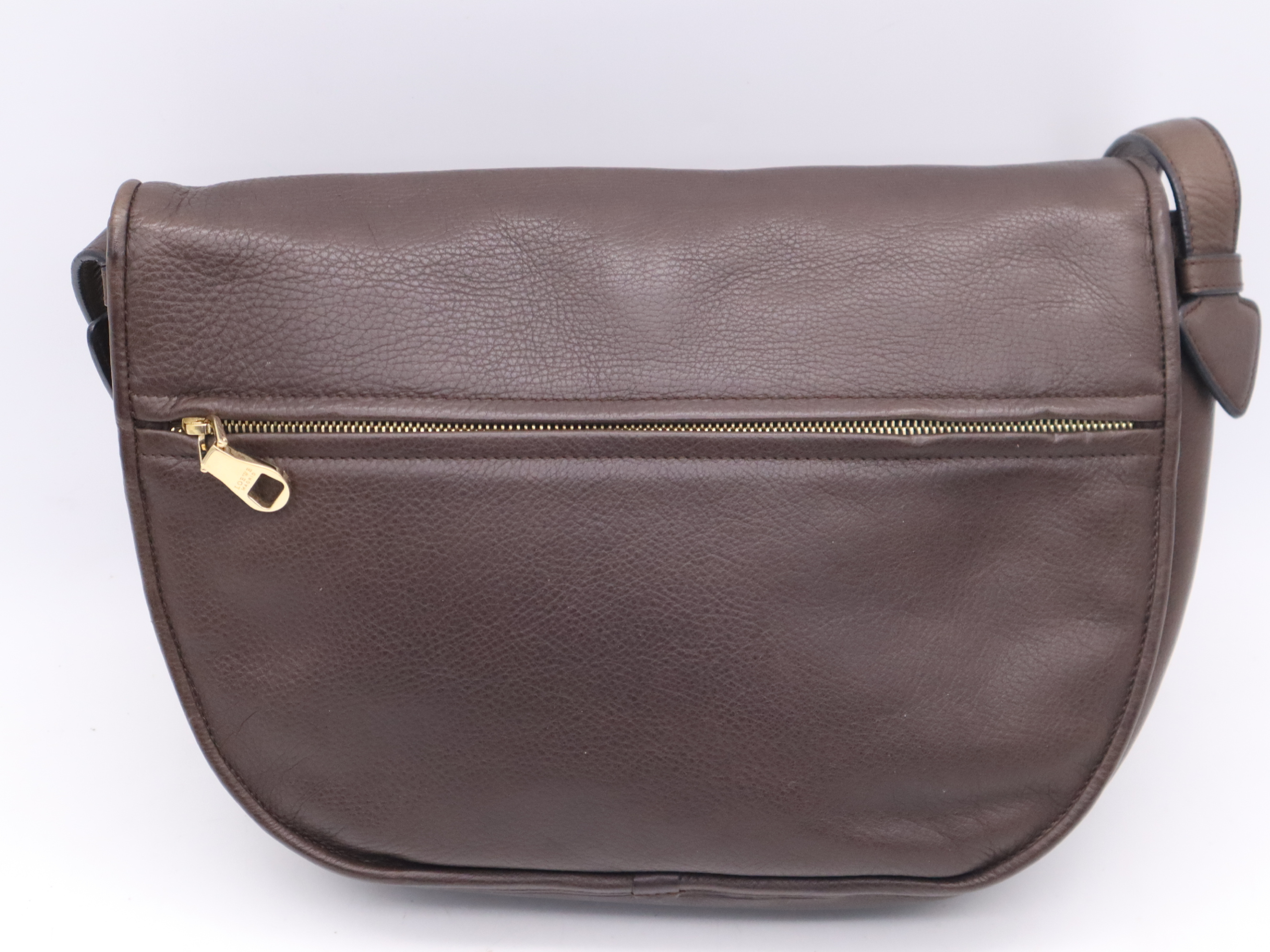 Leather Heritage Shoulder Bag, Brown, Gold Hardware, with Padlock, 2 Keys, and Clochette. — view 2