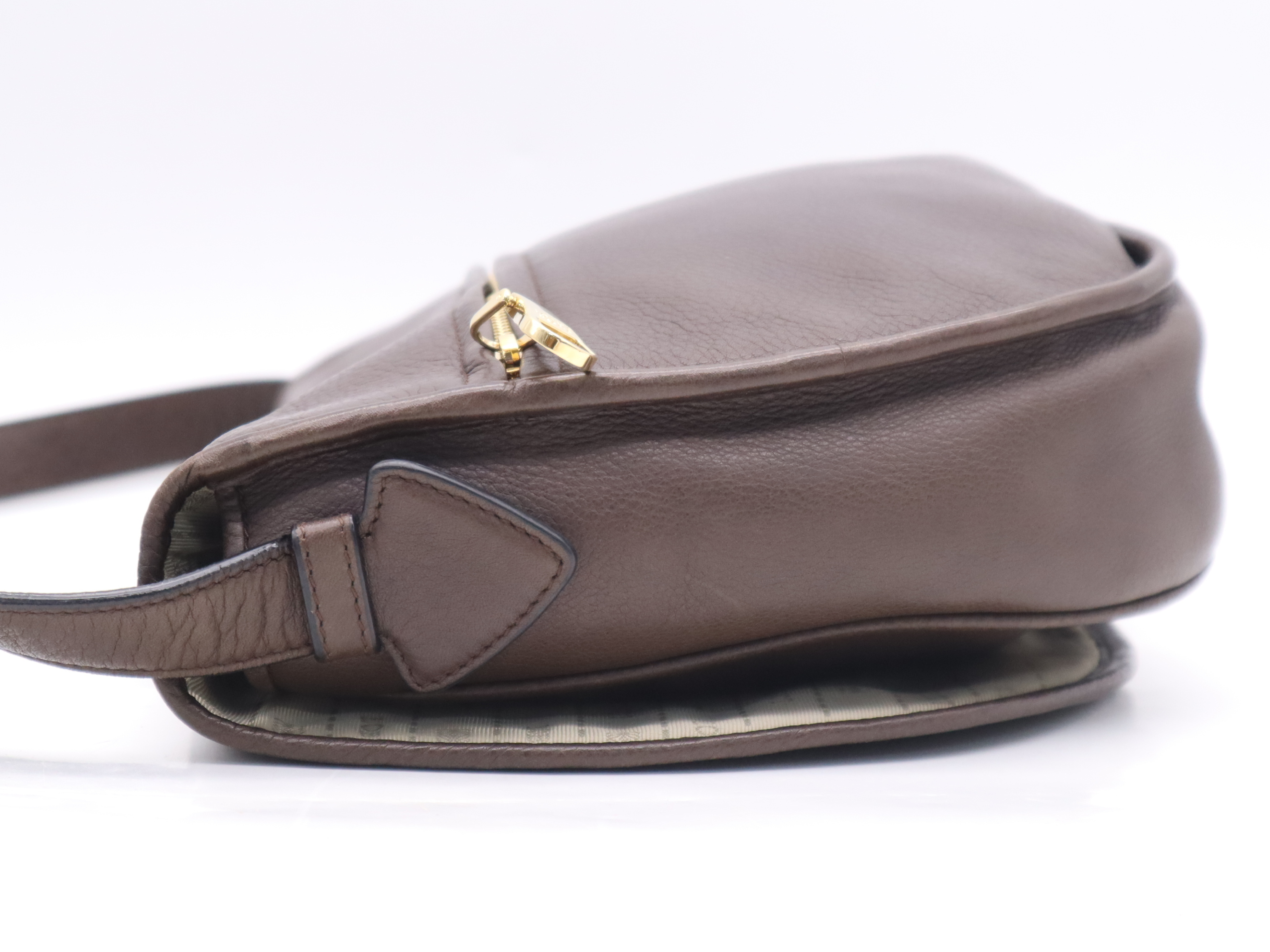 Leather Heritage Shoulder Bag, Brown, Gold Hardware, with Padlock, 2 Keys, and Clochette. — view 3