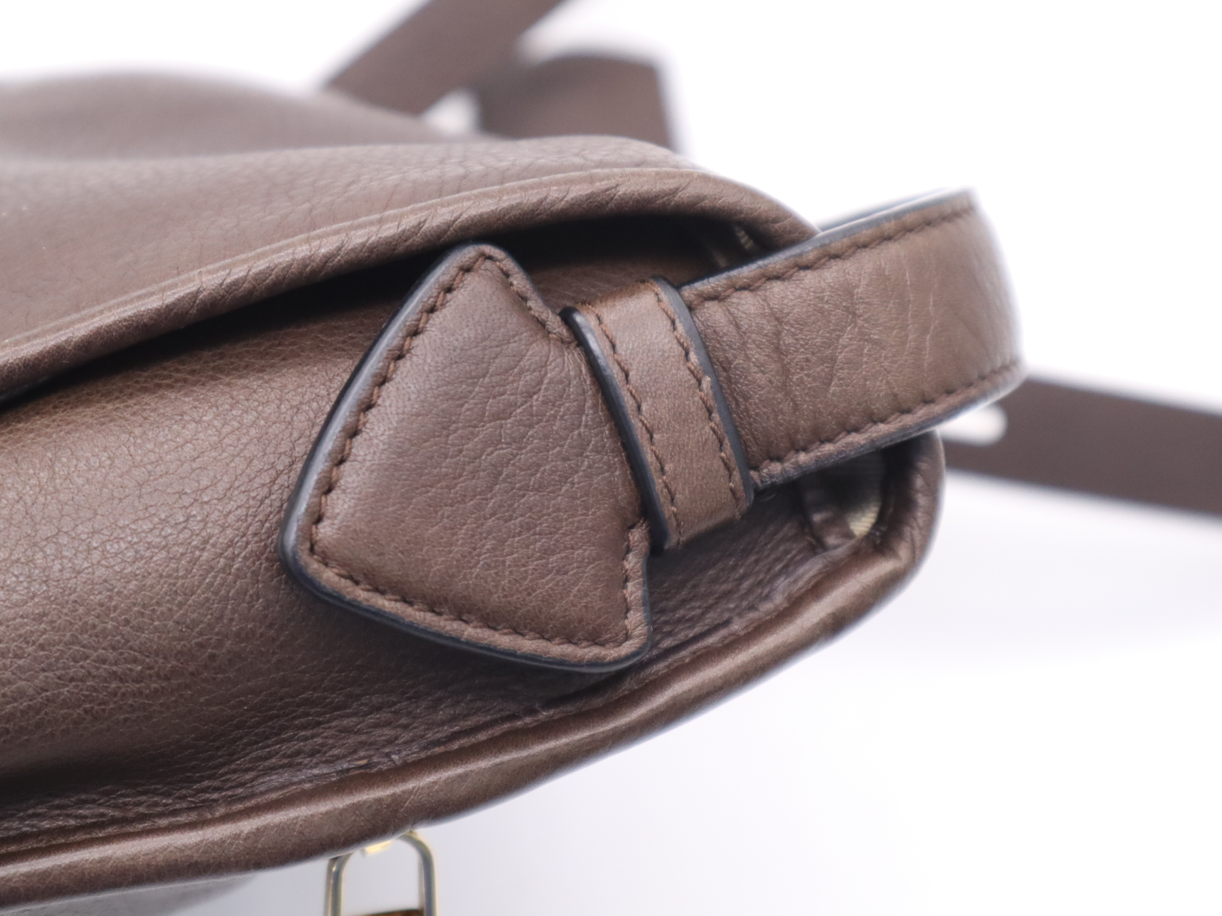 Leather Heritage Shoulder Bag, Brown, Gold Hardware, with Padlock, 2 Keys, and Clochette. — view 8