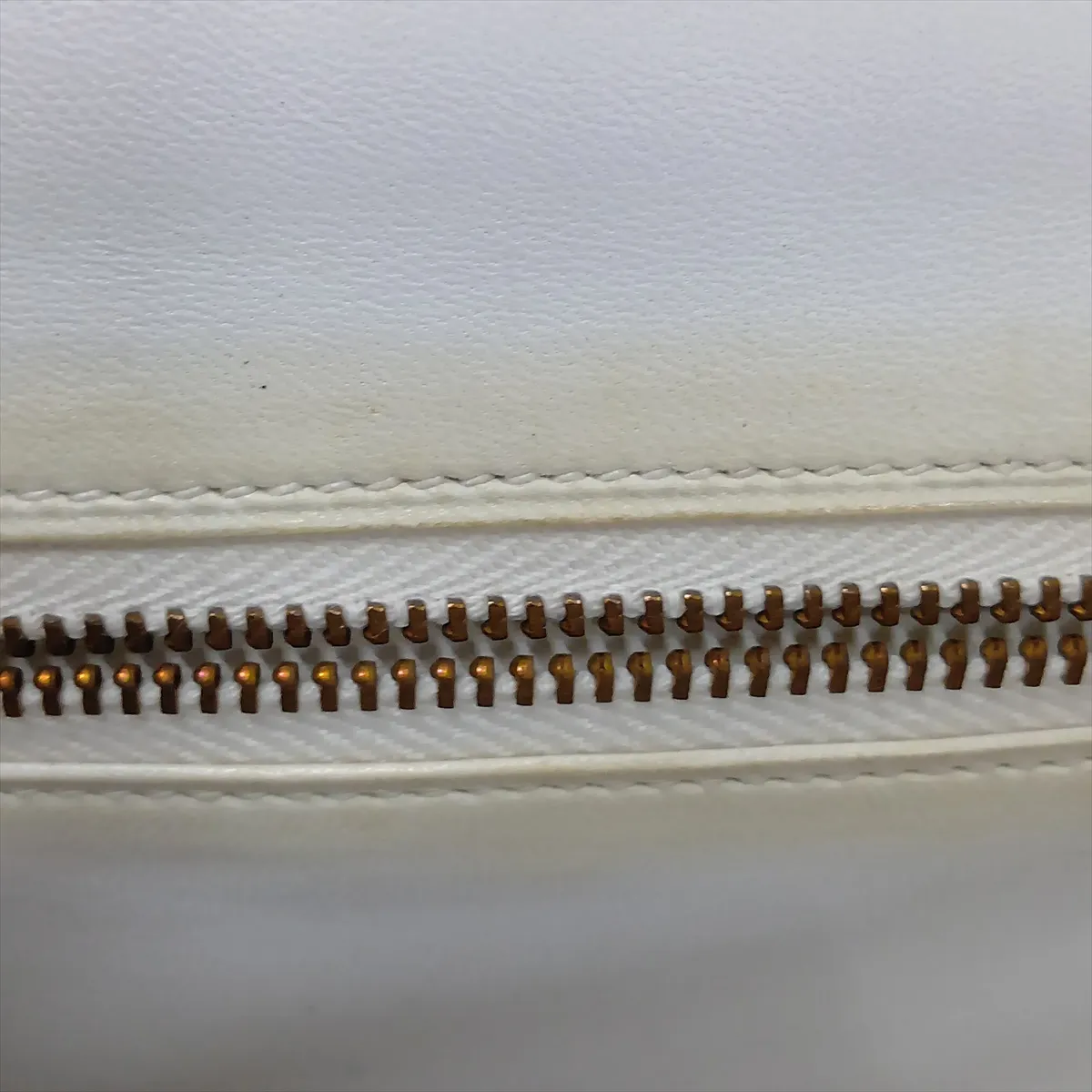 Constance 24 Miroir Veau Gulliver White Gold Hardware S: 1989 — view 12