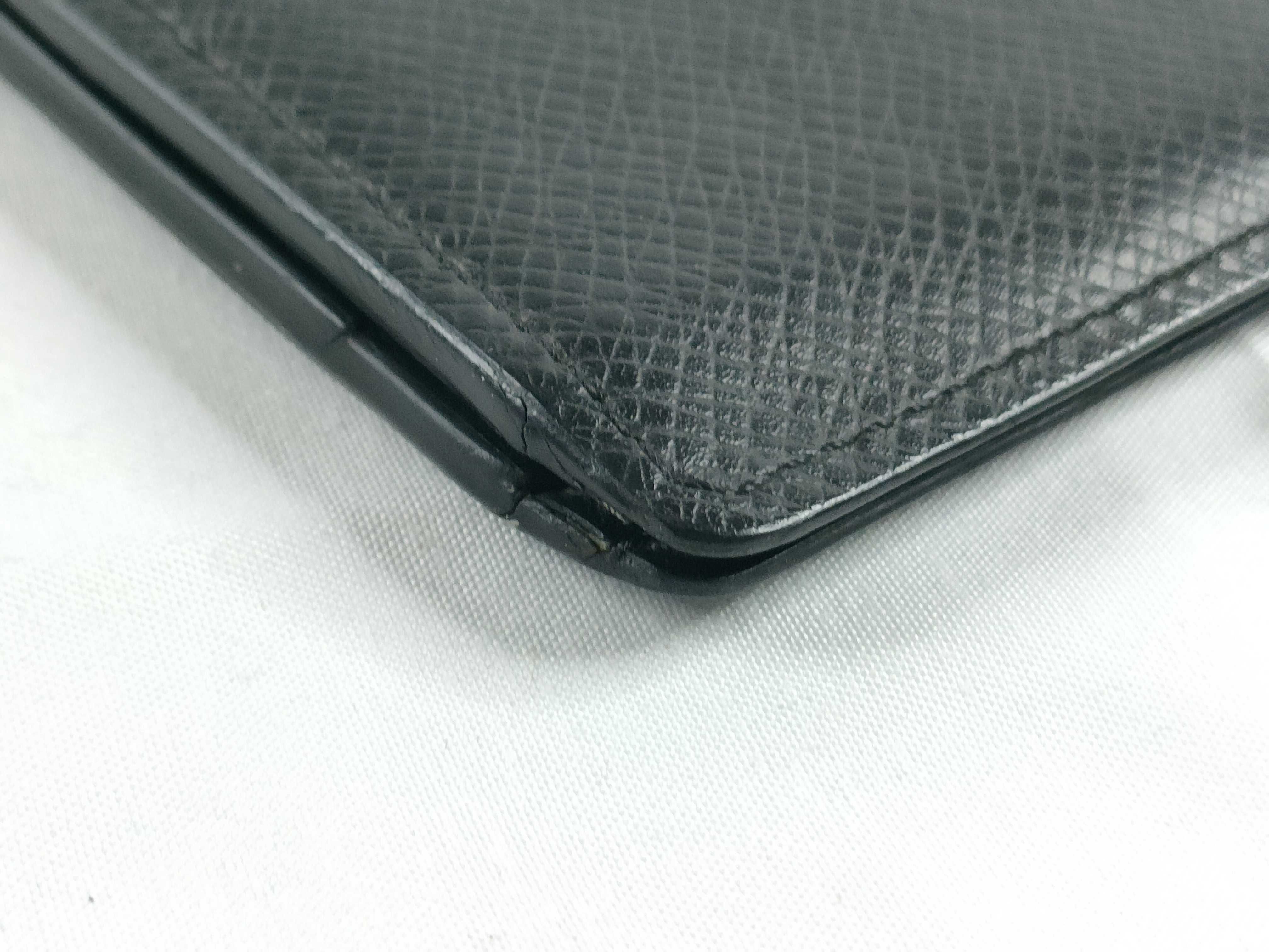 Taiga Louis Vuitton Taiga Multiple Billfold — view 4