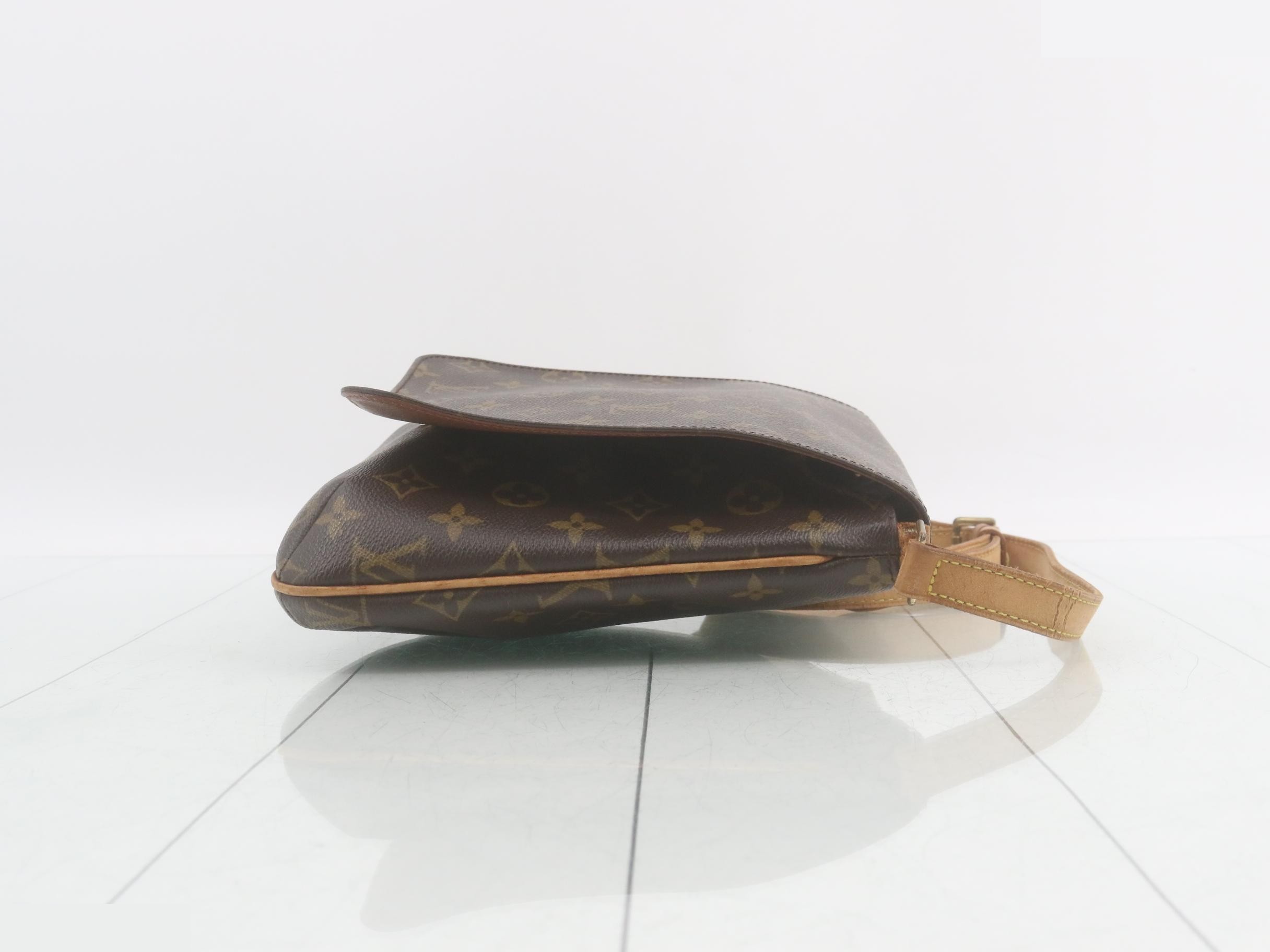 Musette — view 3