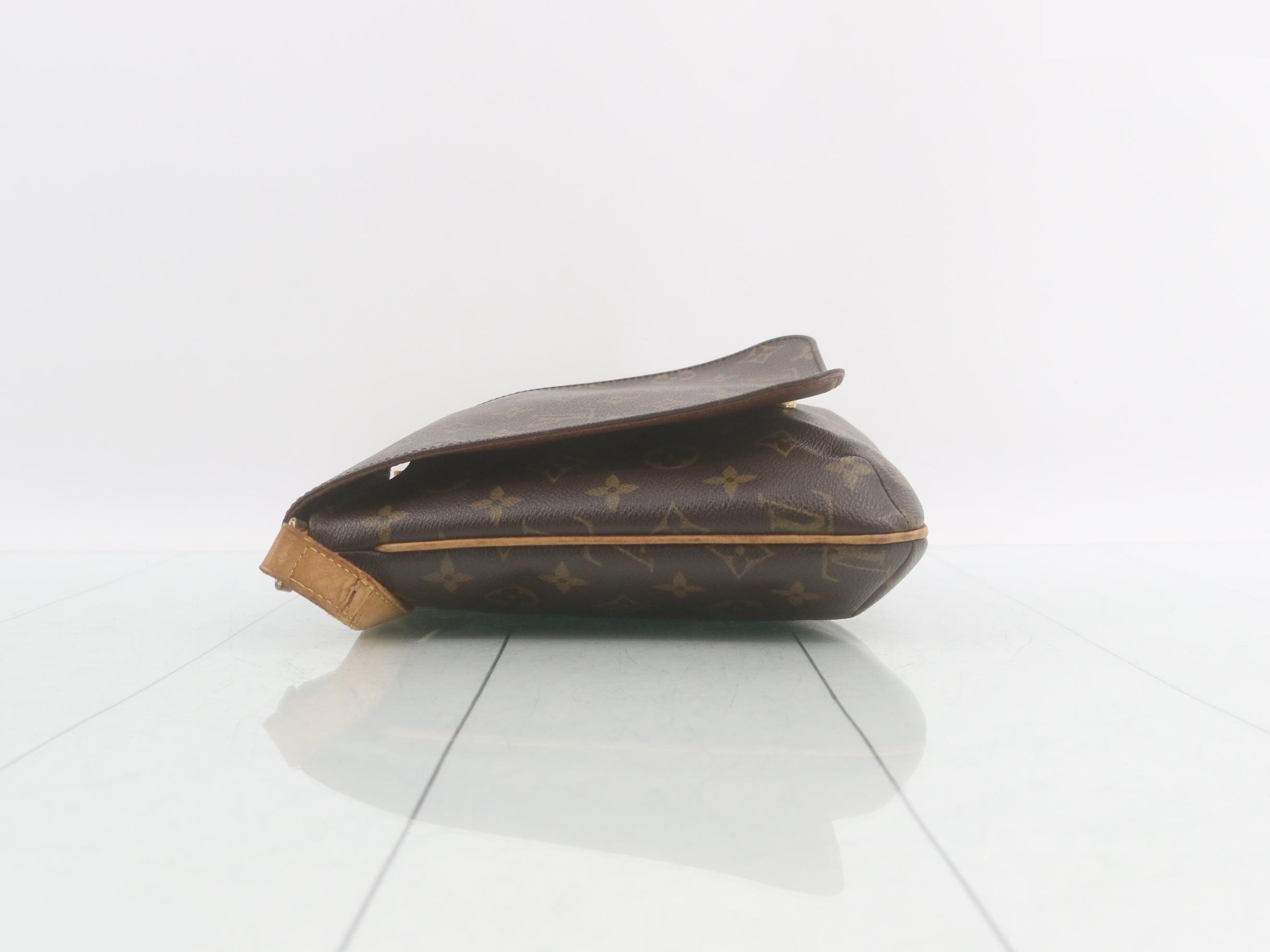 Musette — view 4