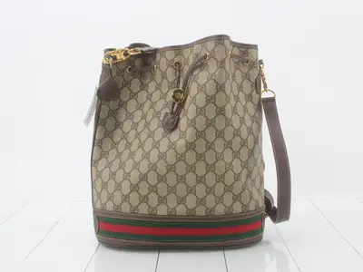 GG Supreme Shoulder Bag