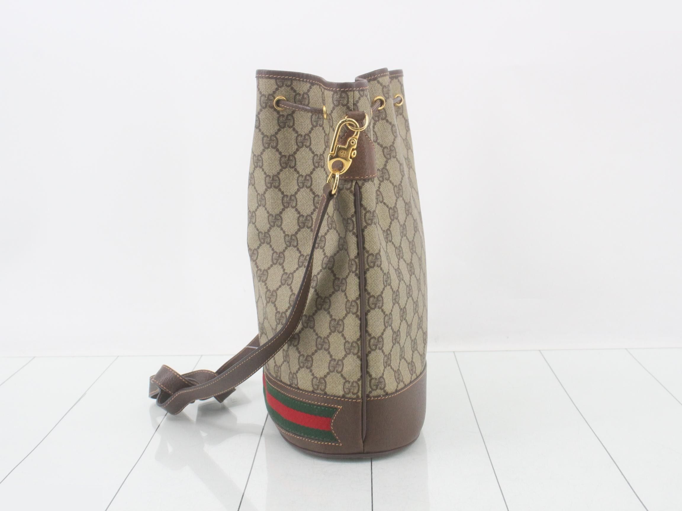 GG Supreme Shoulder Bag — view 3