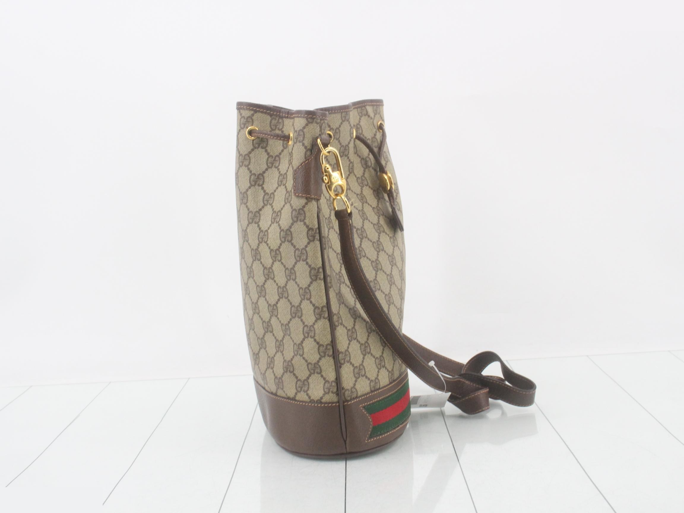 GG Supreme Shoulder Bag — view 4