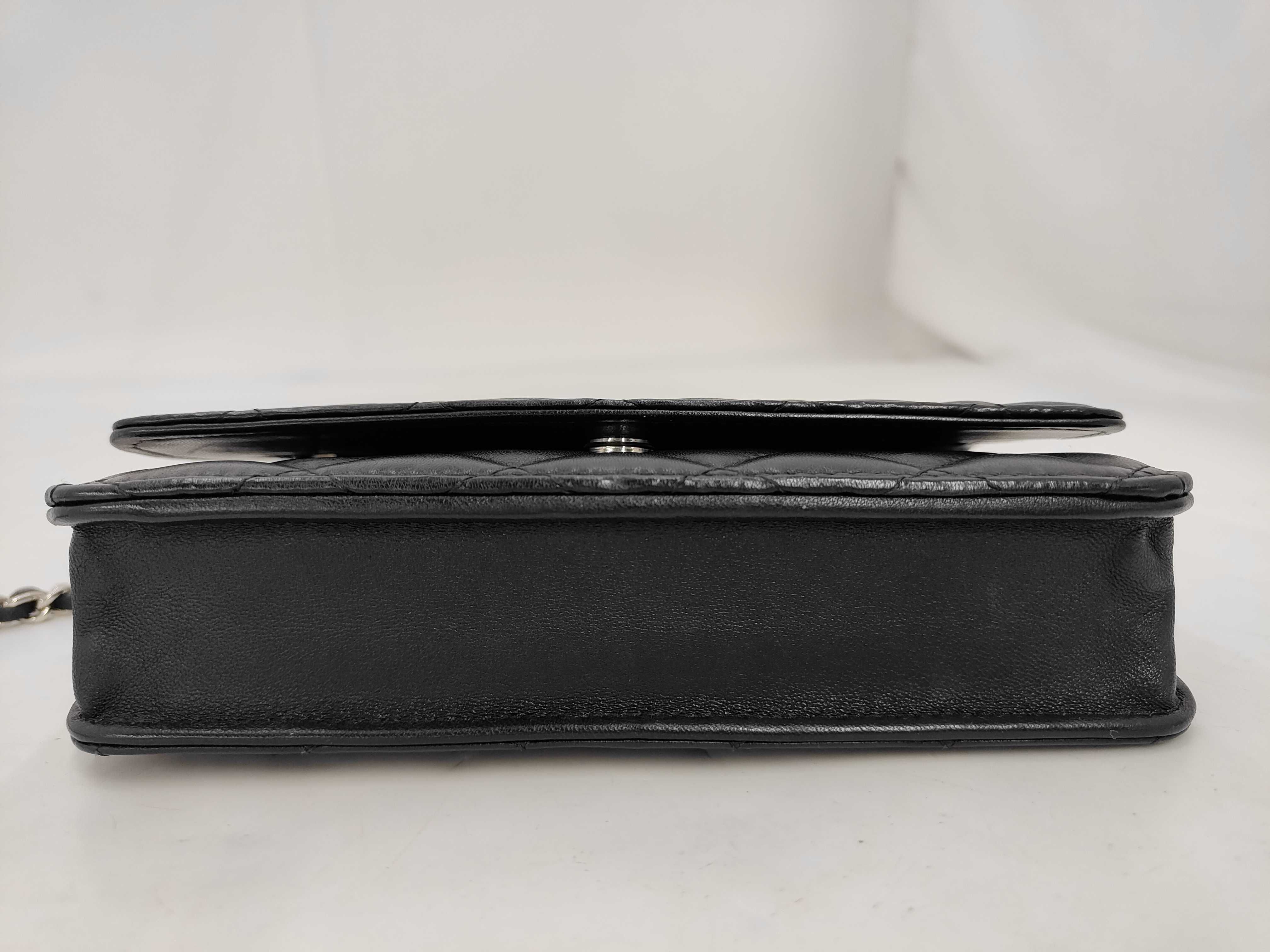 Matelassé Chain Wallet Shoulder Bag — view 6