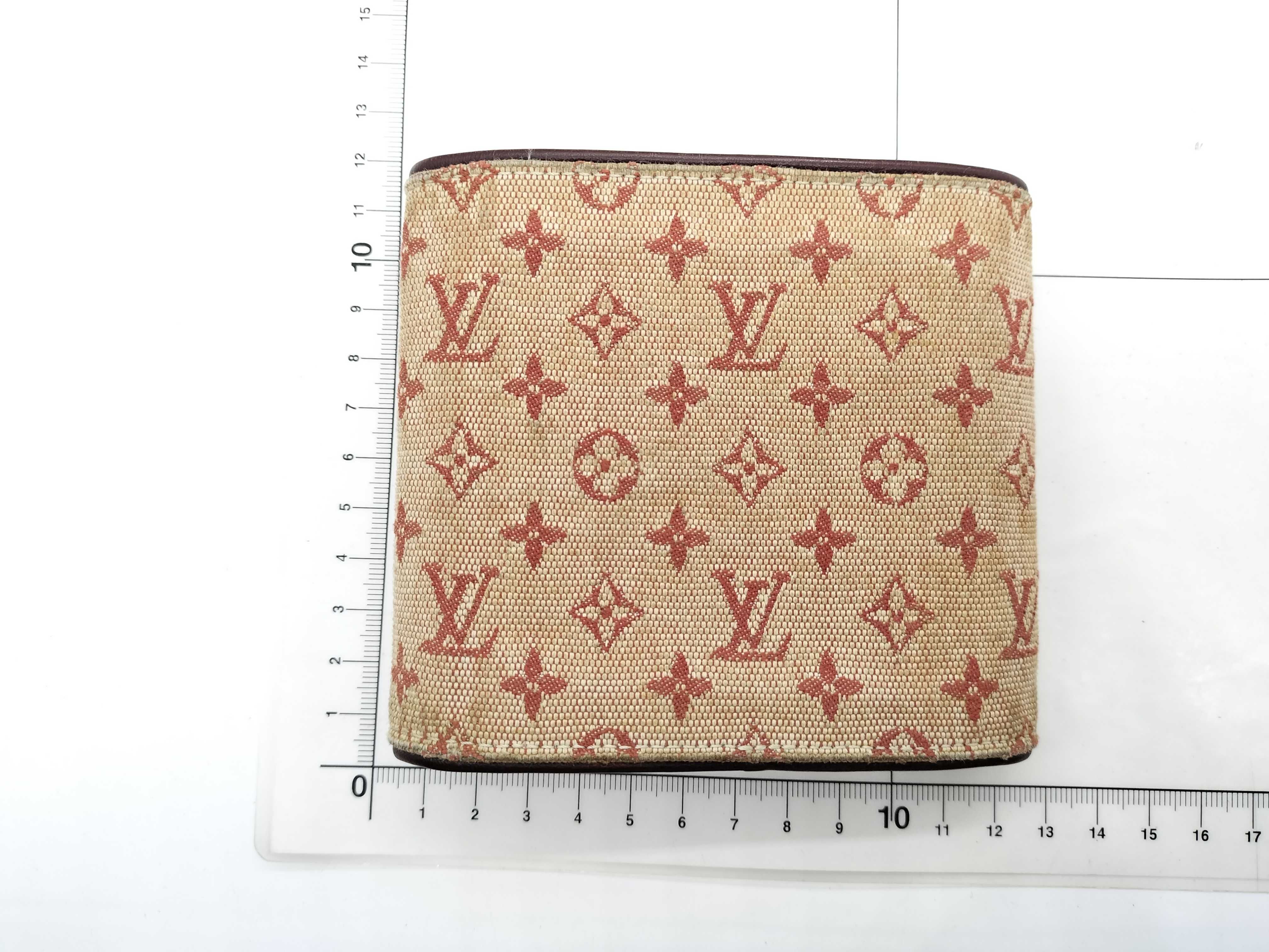 wallet — view 2