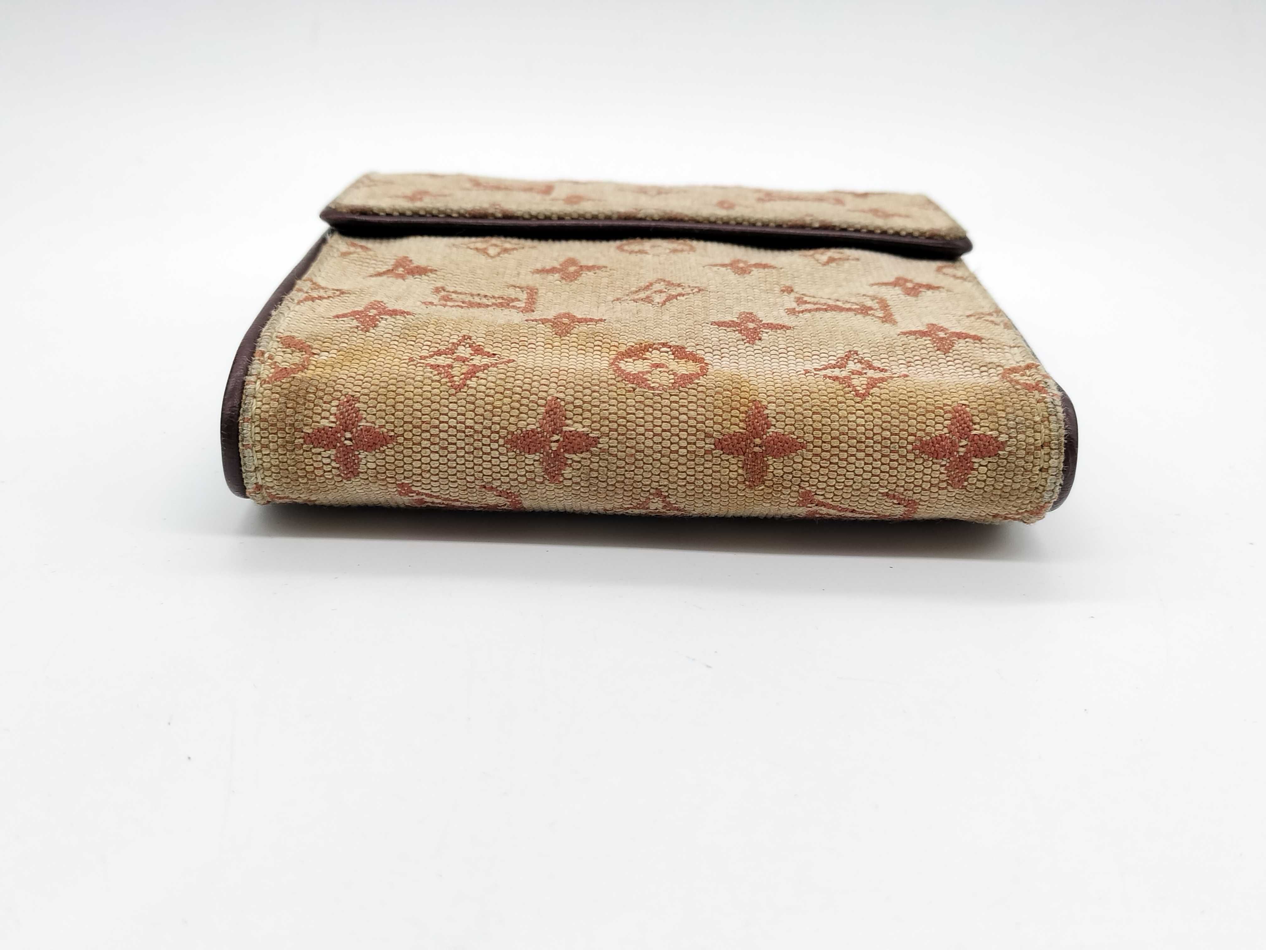 wallet — view 4