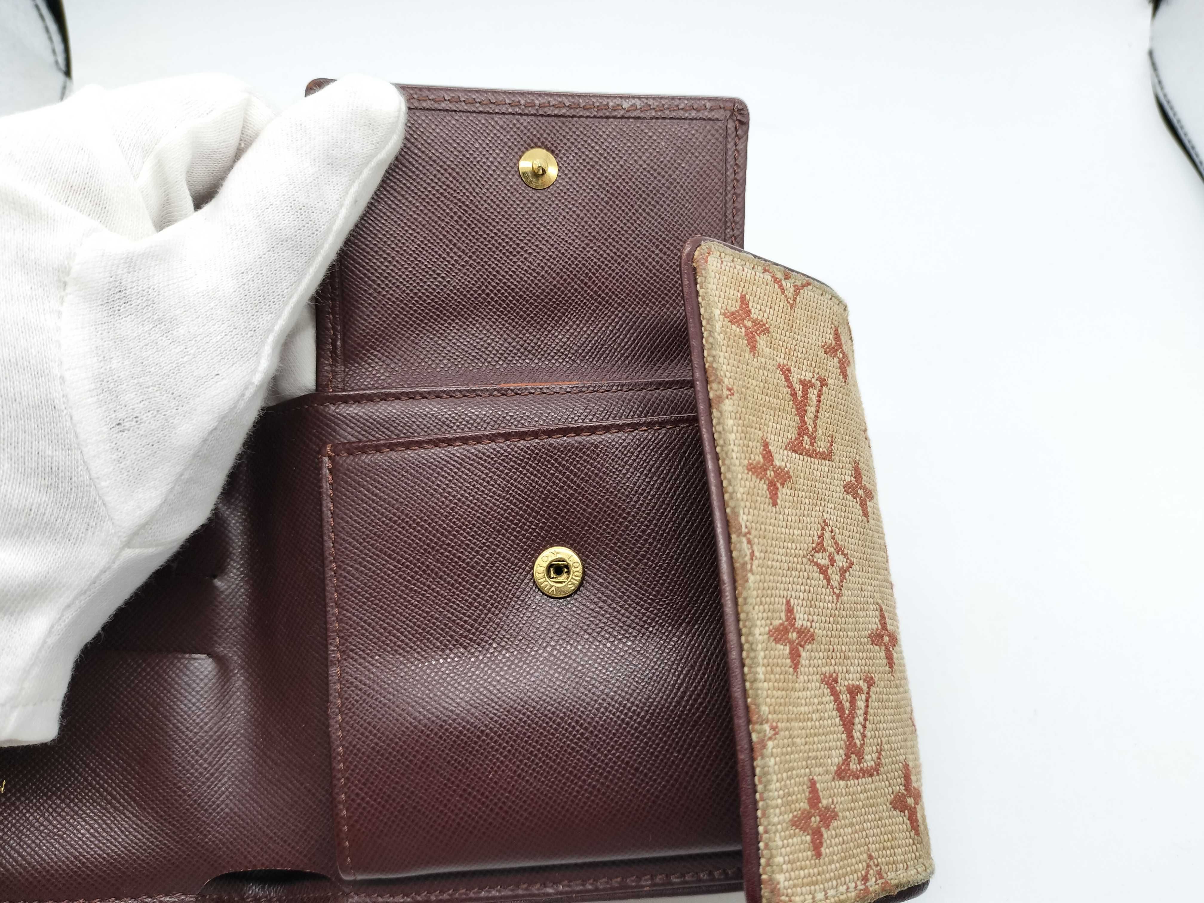 wallet — view 9