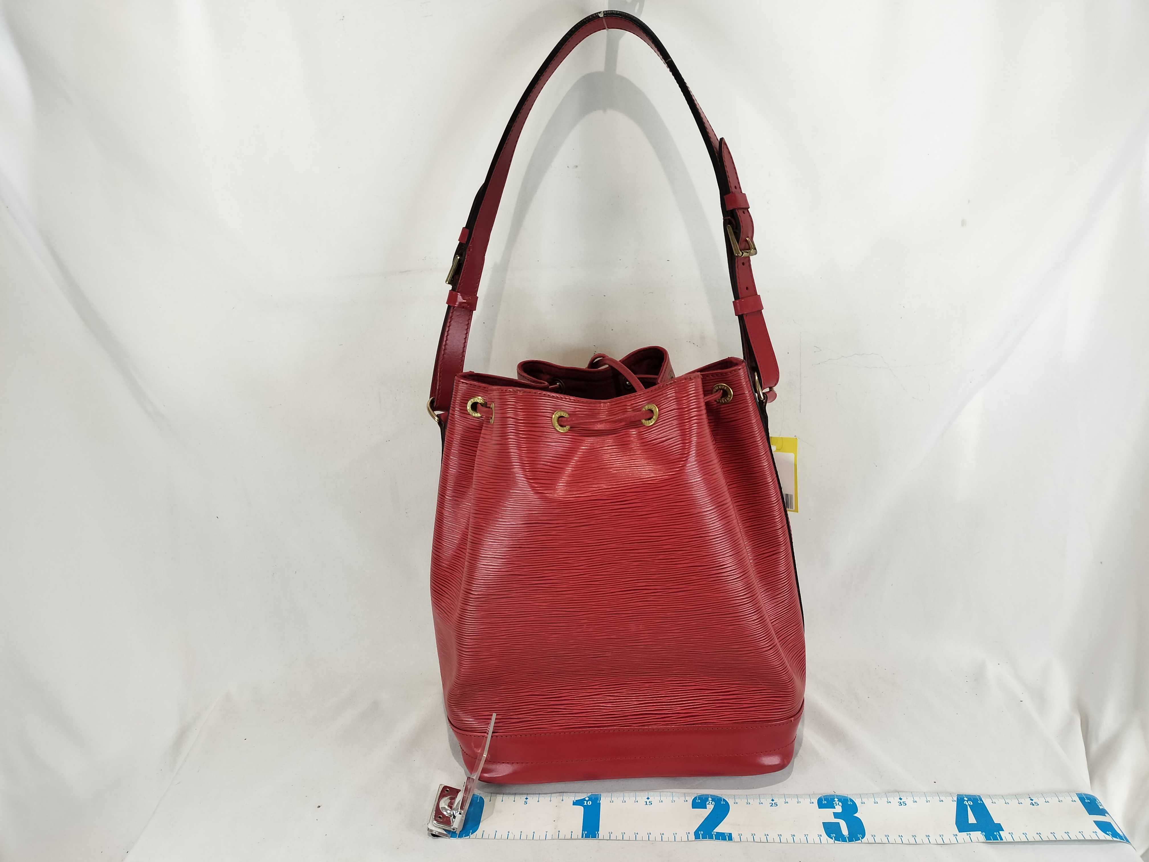 Epi Noé Shoulder Bag — view 2
