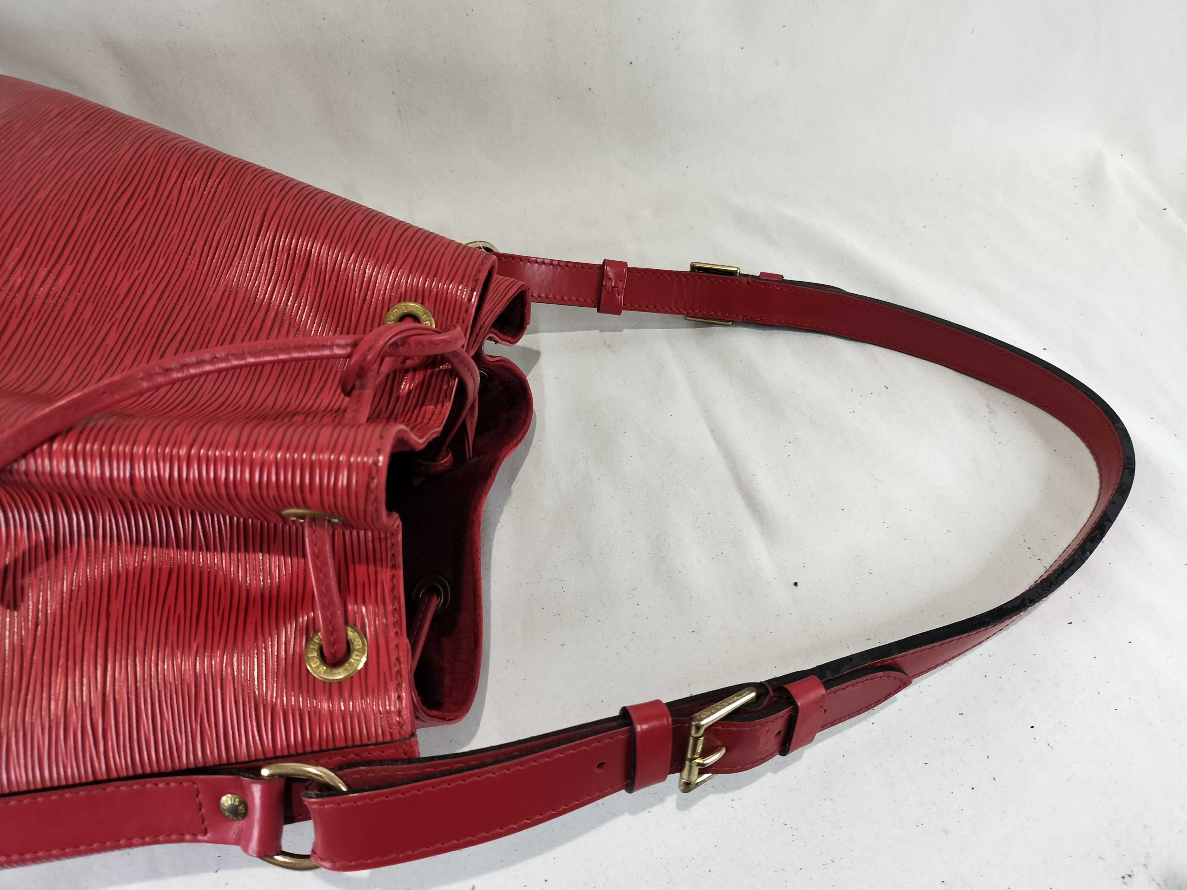 Epi Noé Shoulder Bag — view 3