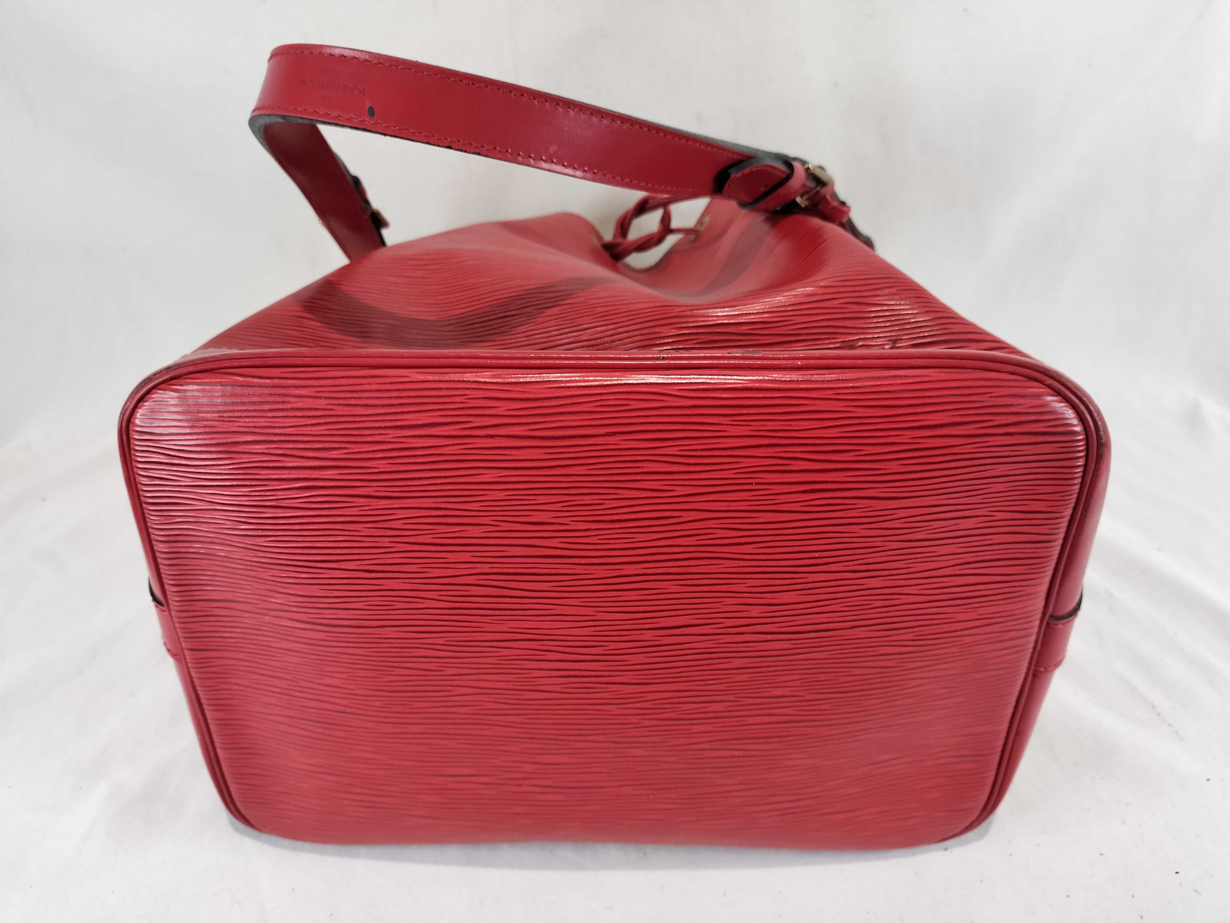 Epi Noé Shoulder Bag — view 7