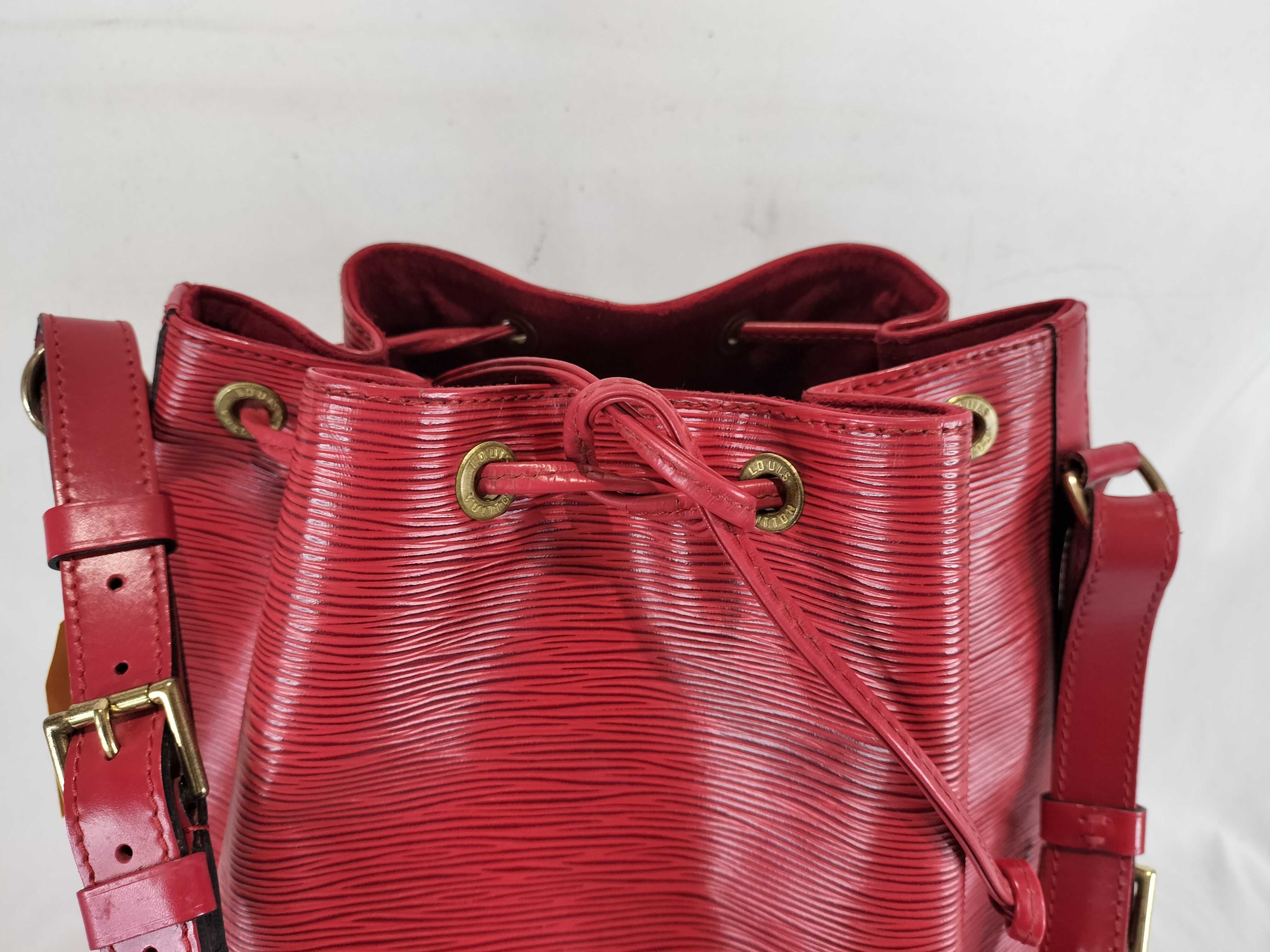 Epi Noé Shoulder Bag — view 9