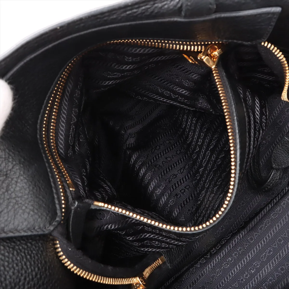 Vitello Dino Leather Tote Bag Black 1BG283 — view 8