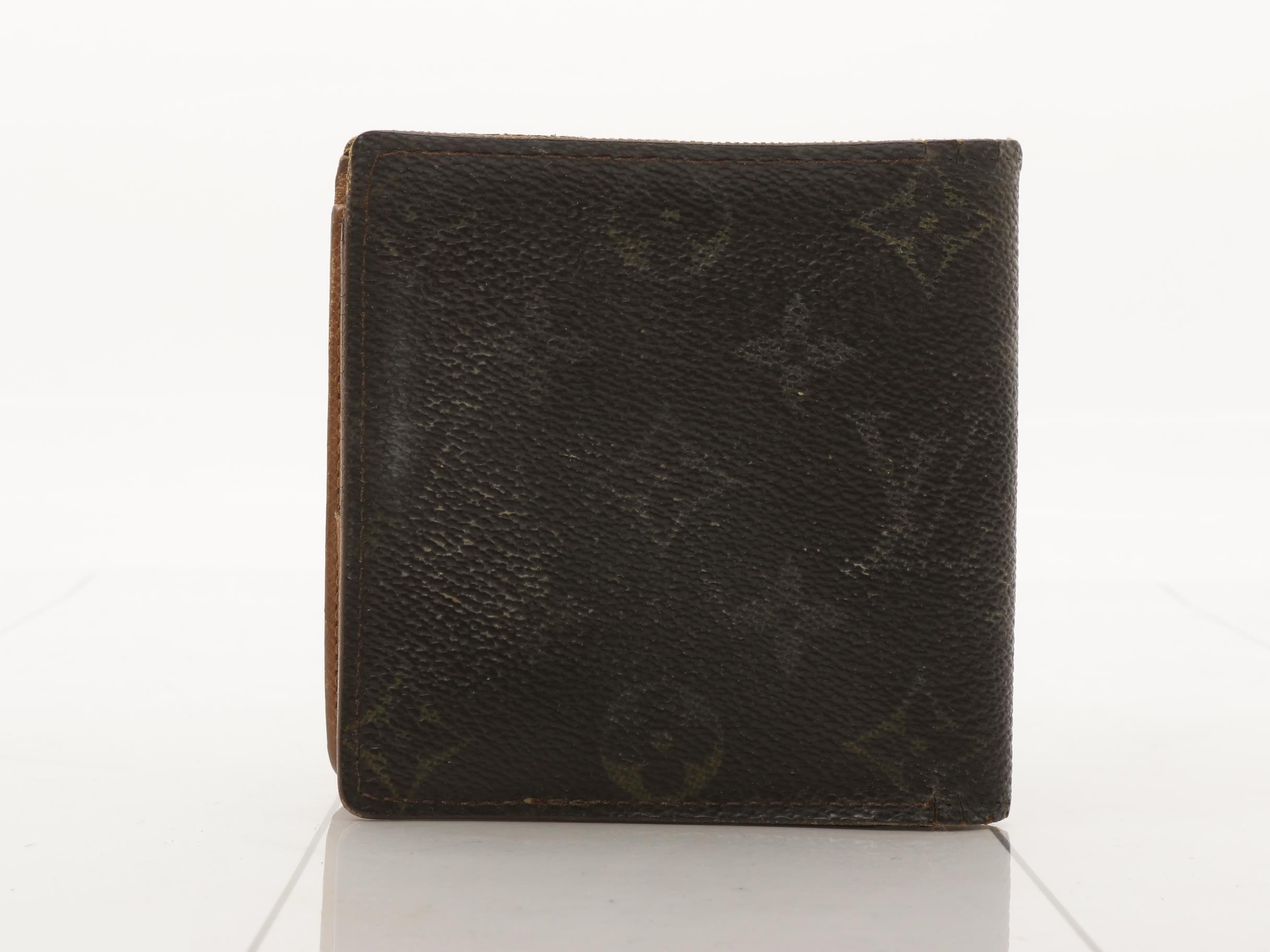 wallet — view 2