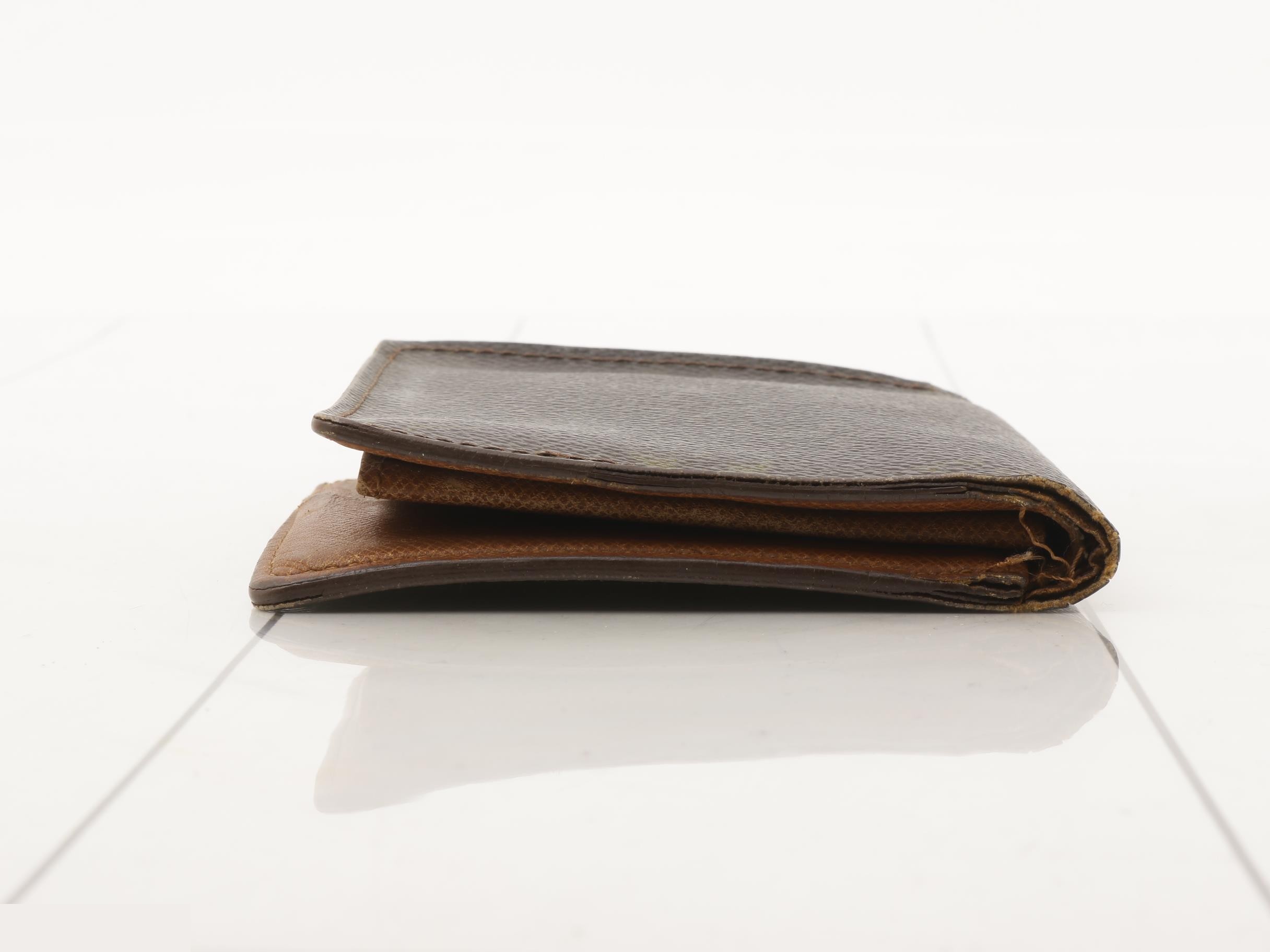 wallet — view 3