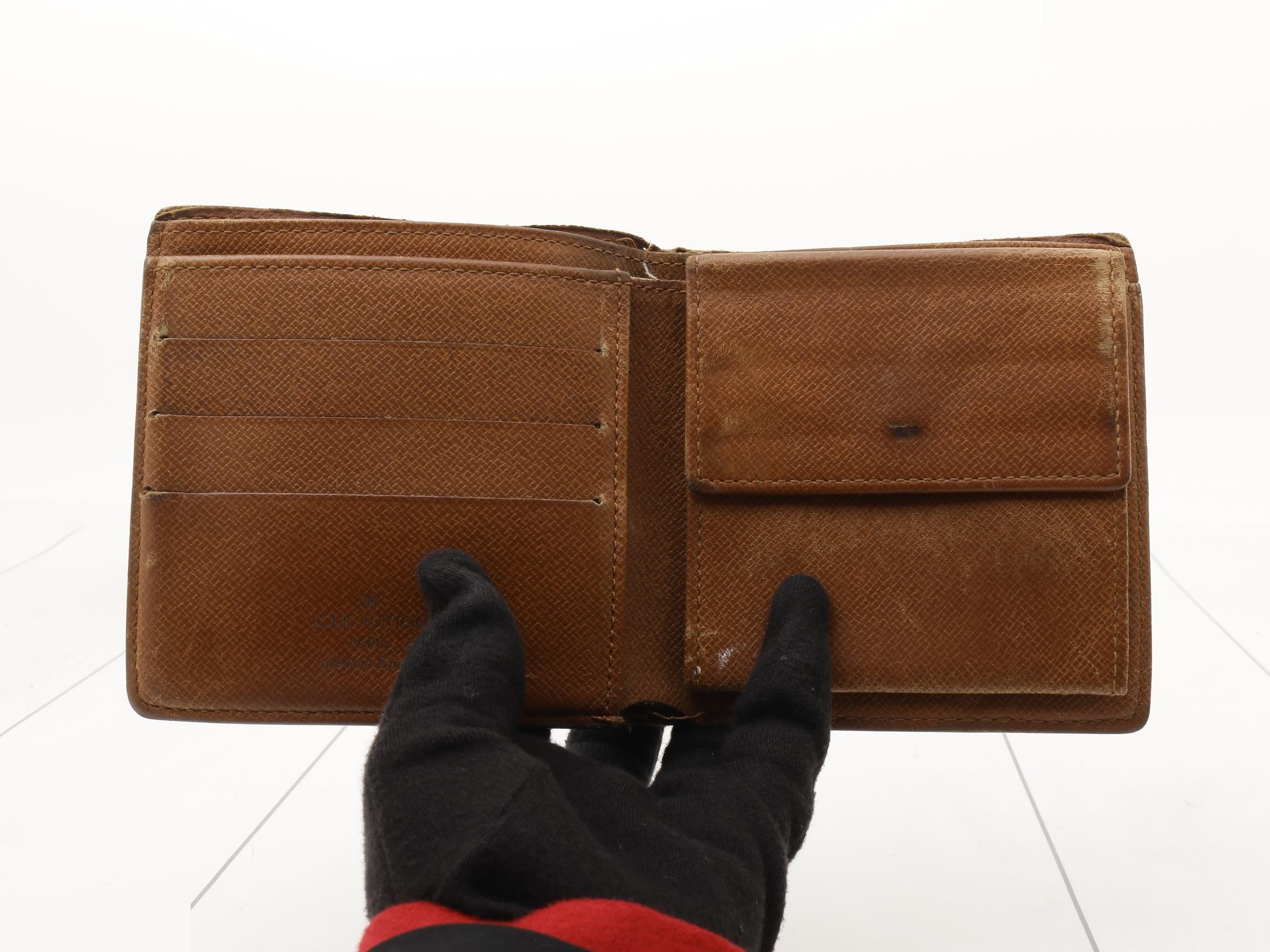 wallet — view 4