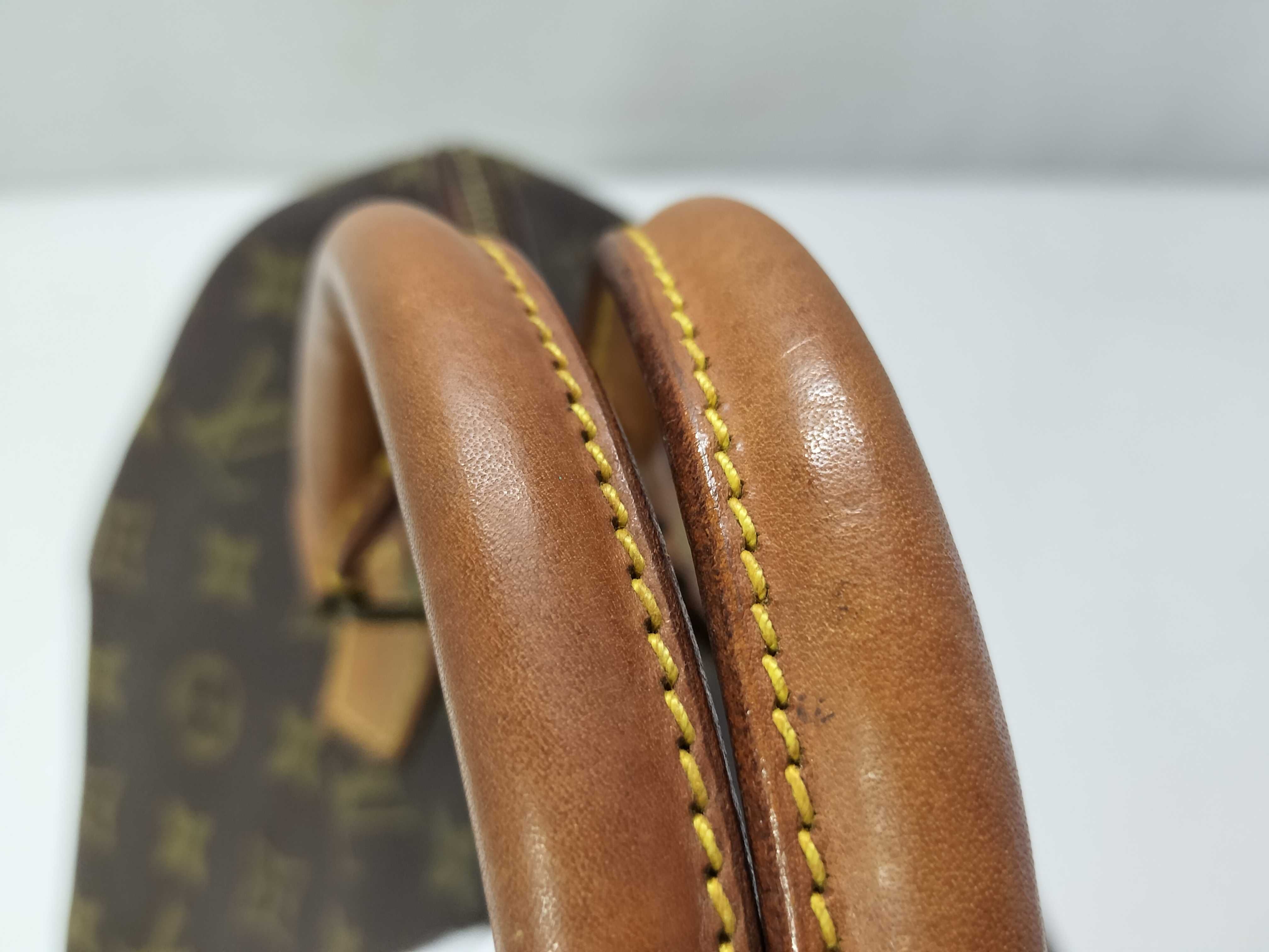 Monogram Louis Vuitton Speedy 30 Handbag — view 4