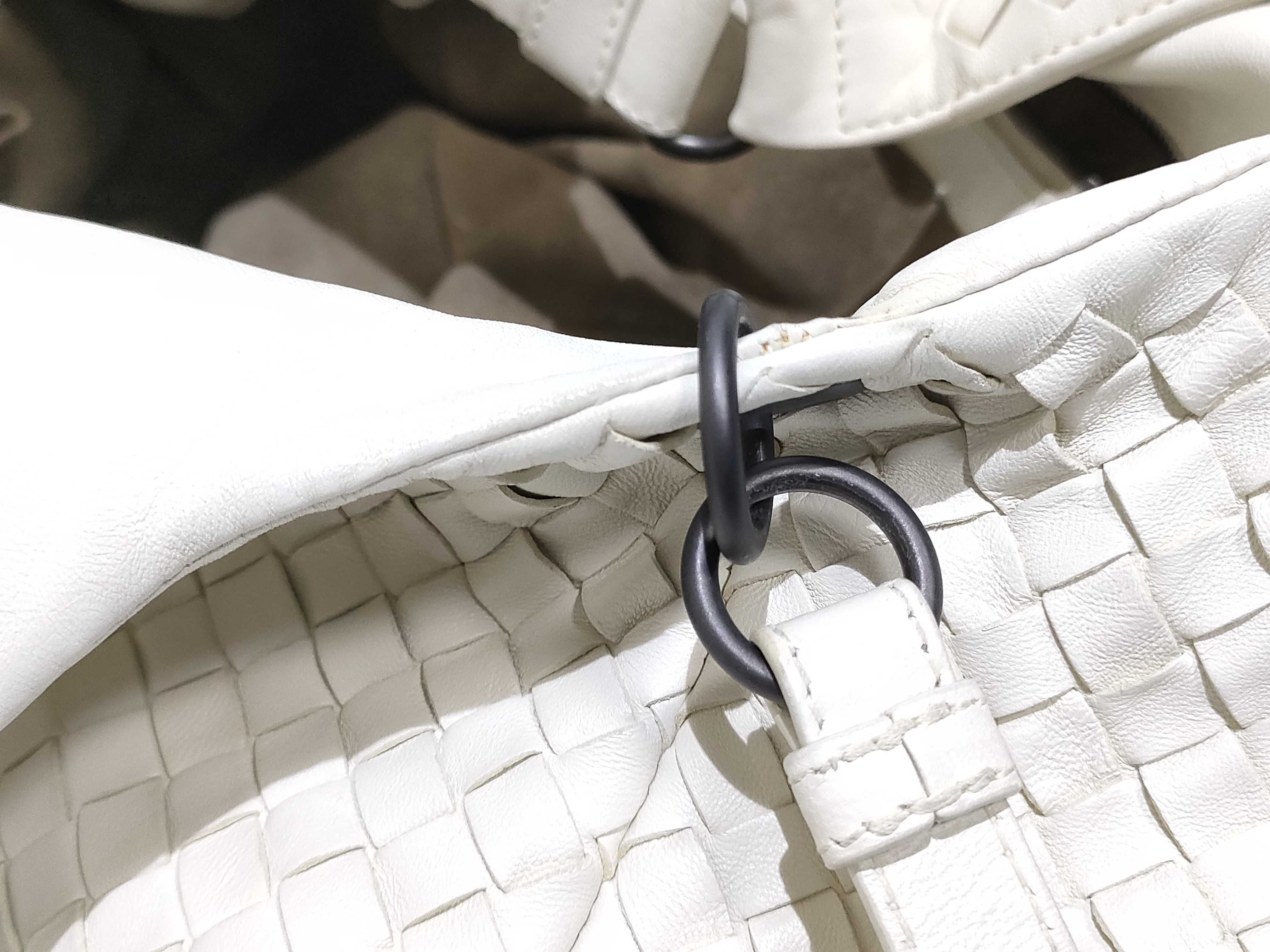 Intrecciato ID- Intrecciato Campana Cow Skin Shoulder bag White 125787 #B000 Shoulder bag — view 12