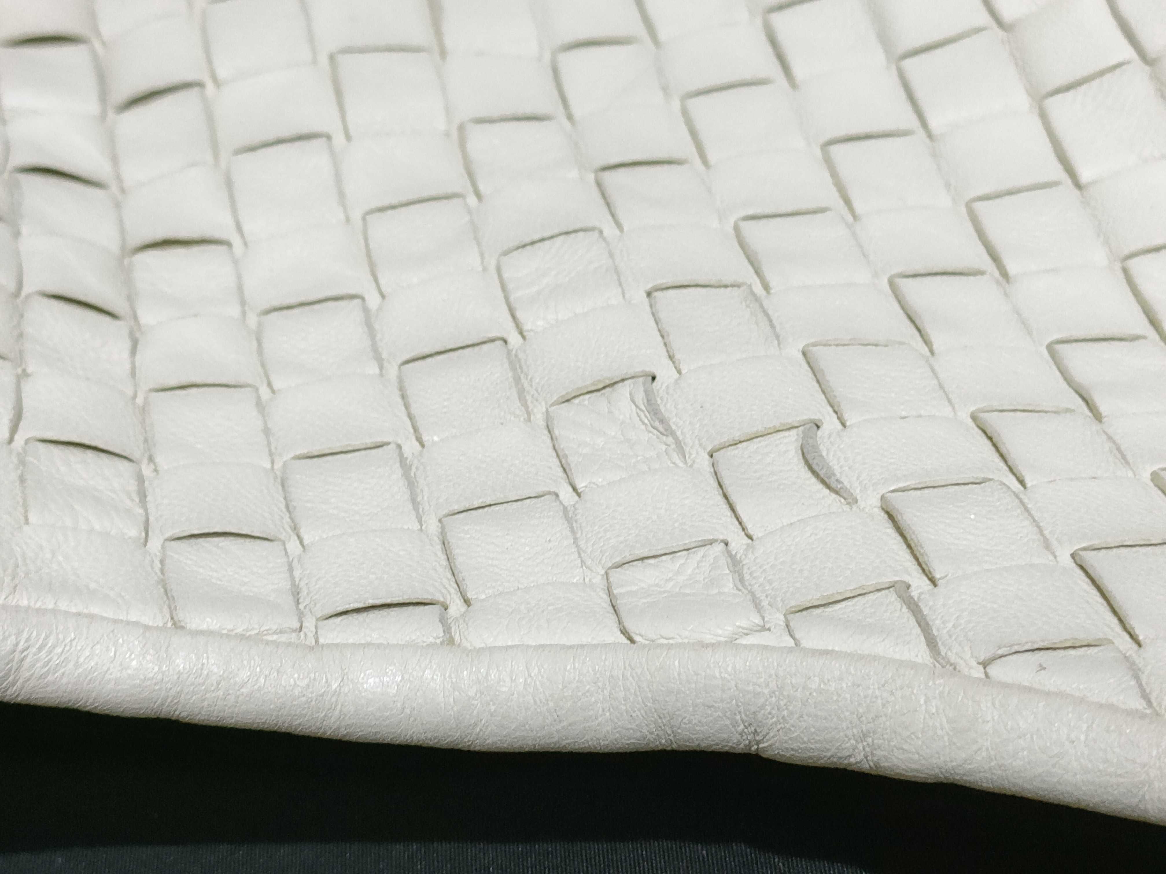 Intrecciato ID- Intrecciato Campana Cow Skin Shoulder bag White 125787 #B000 Shoulder bag — view 15