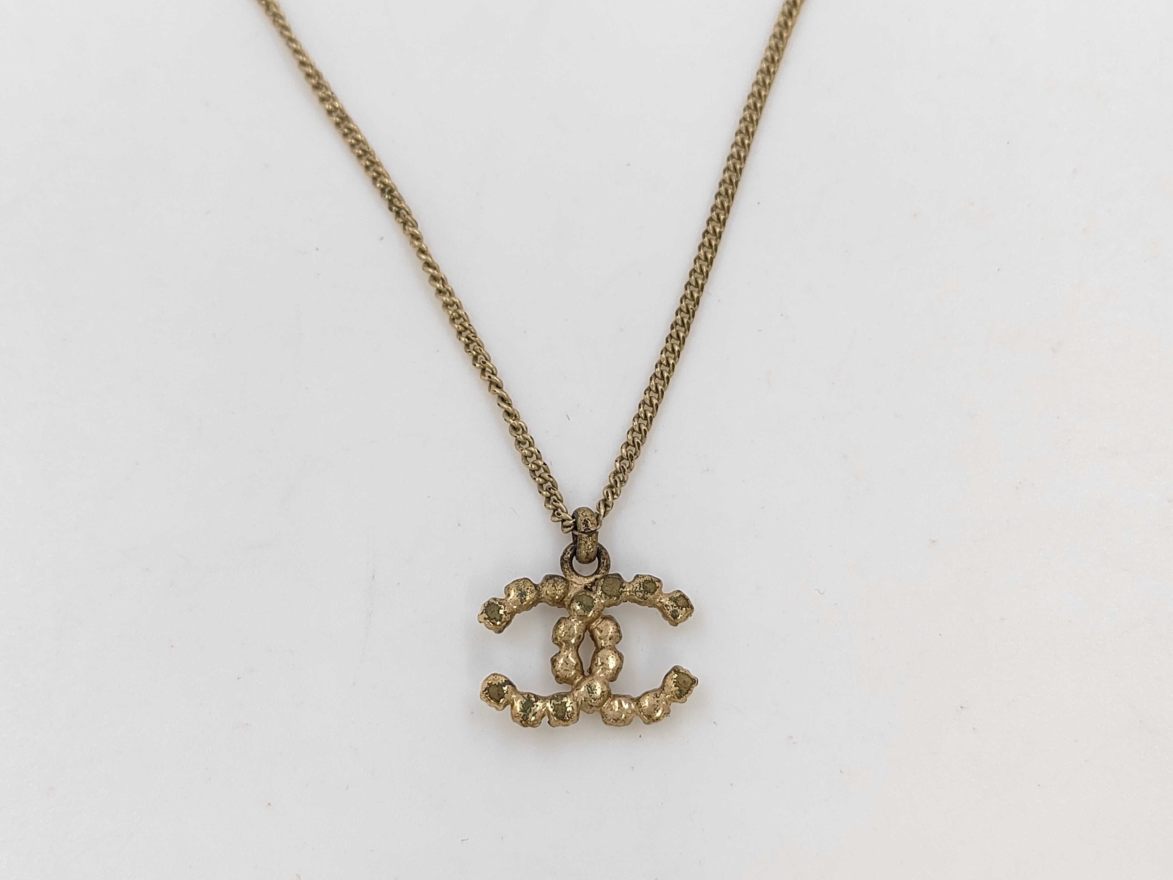 necklace — view 2