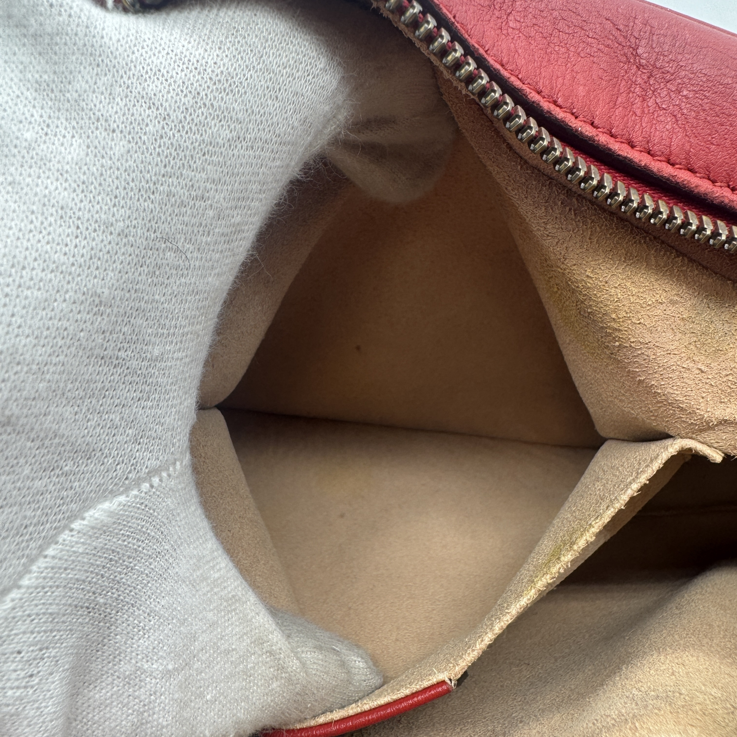 GG Marmont Quilted Camera Bag, Red Shoulder Bag — view 11