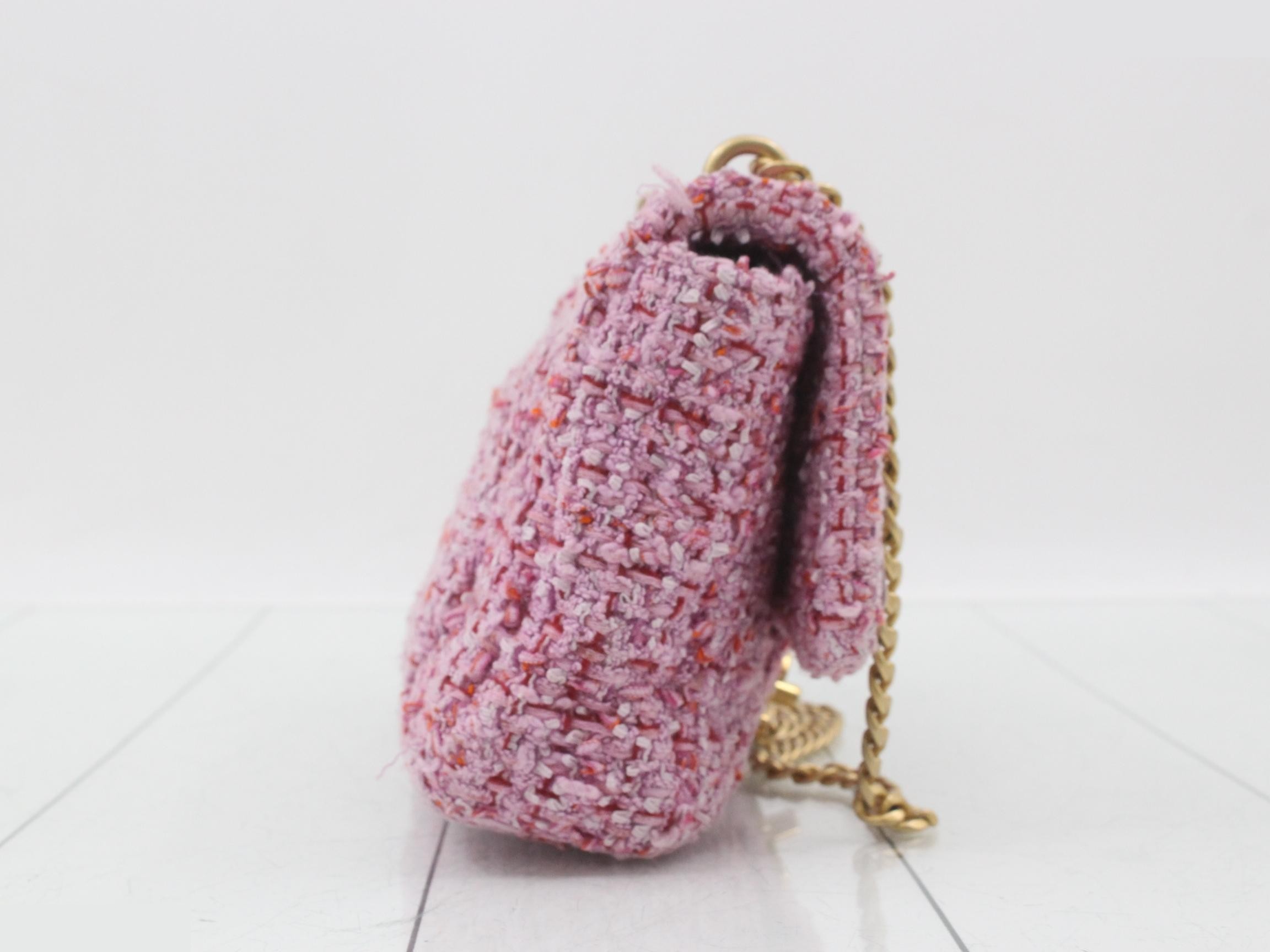 Matelassé Tweed Chain Shoulder Bag with Plate — view 4