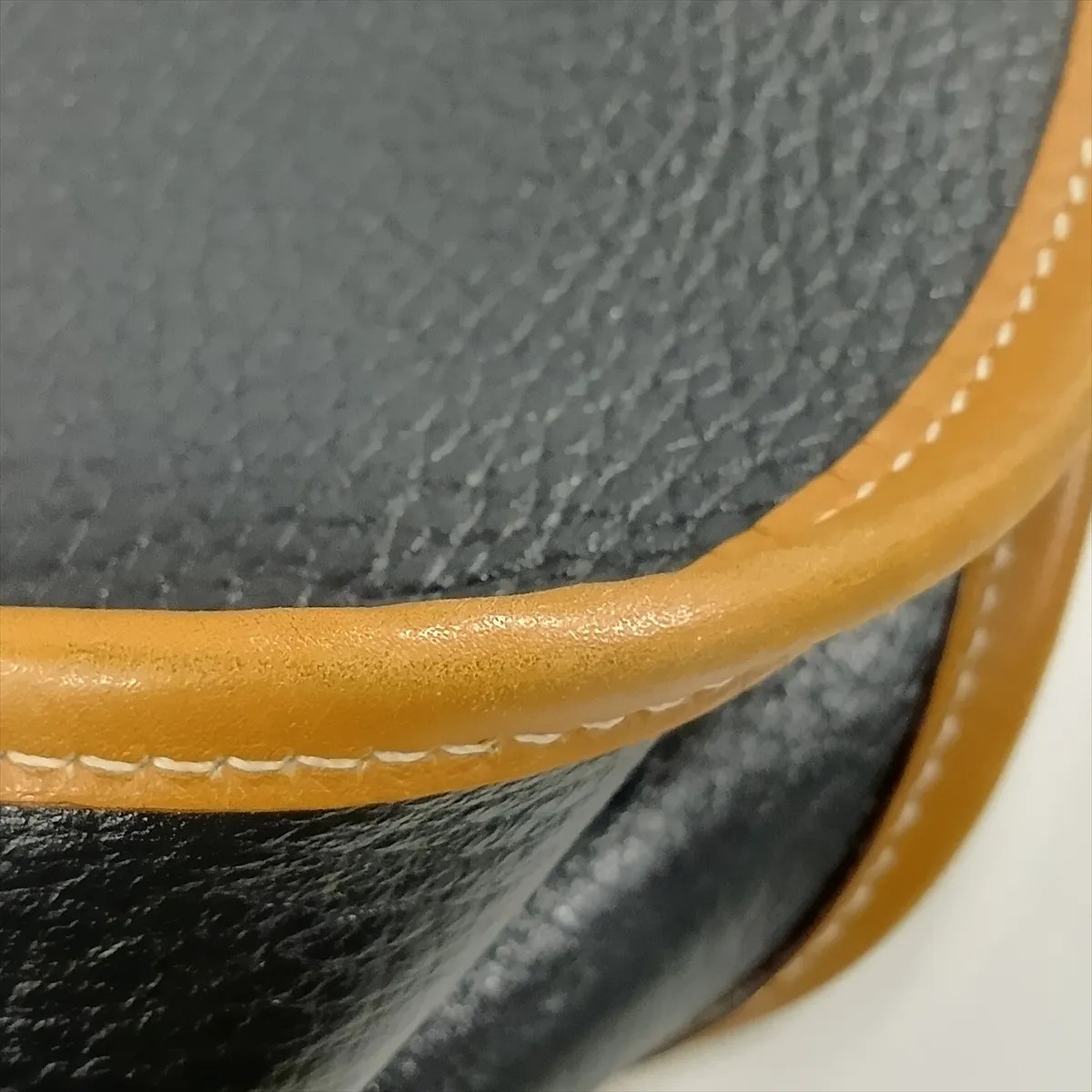 Evelyne 1 33 GM Ardennes Black x Natural Gold Hardware S: 1989 — view 11