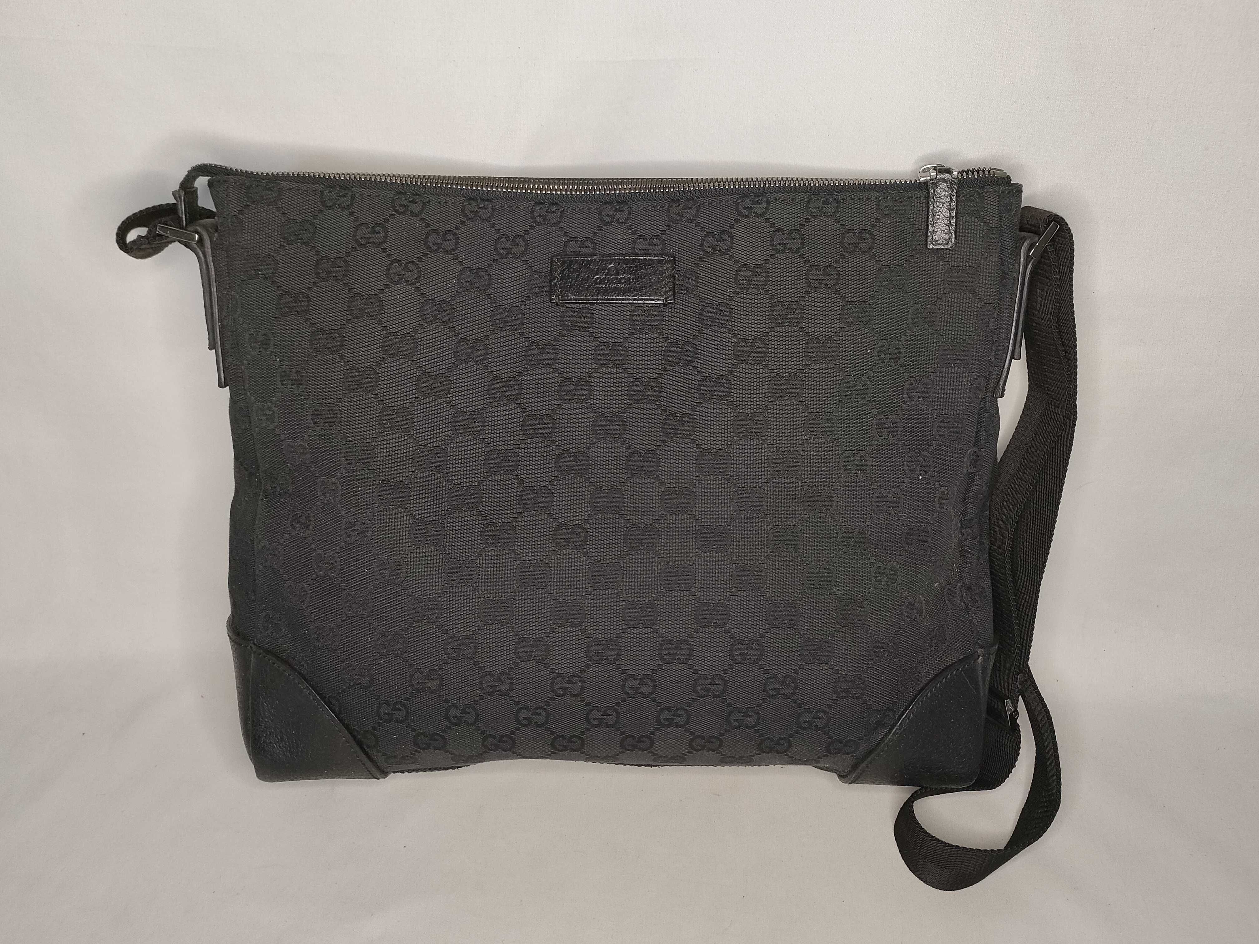 GG Canvas Shoulder Bag