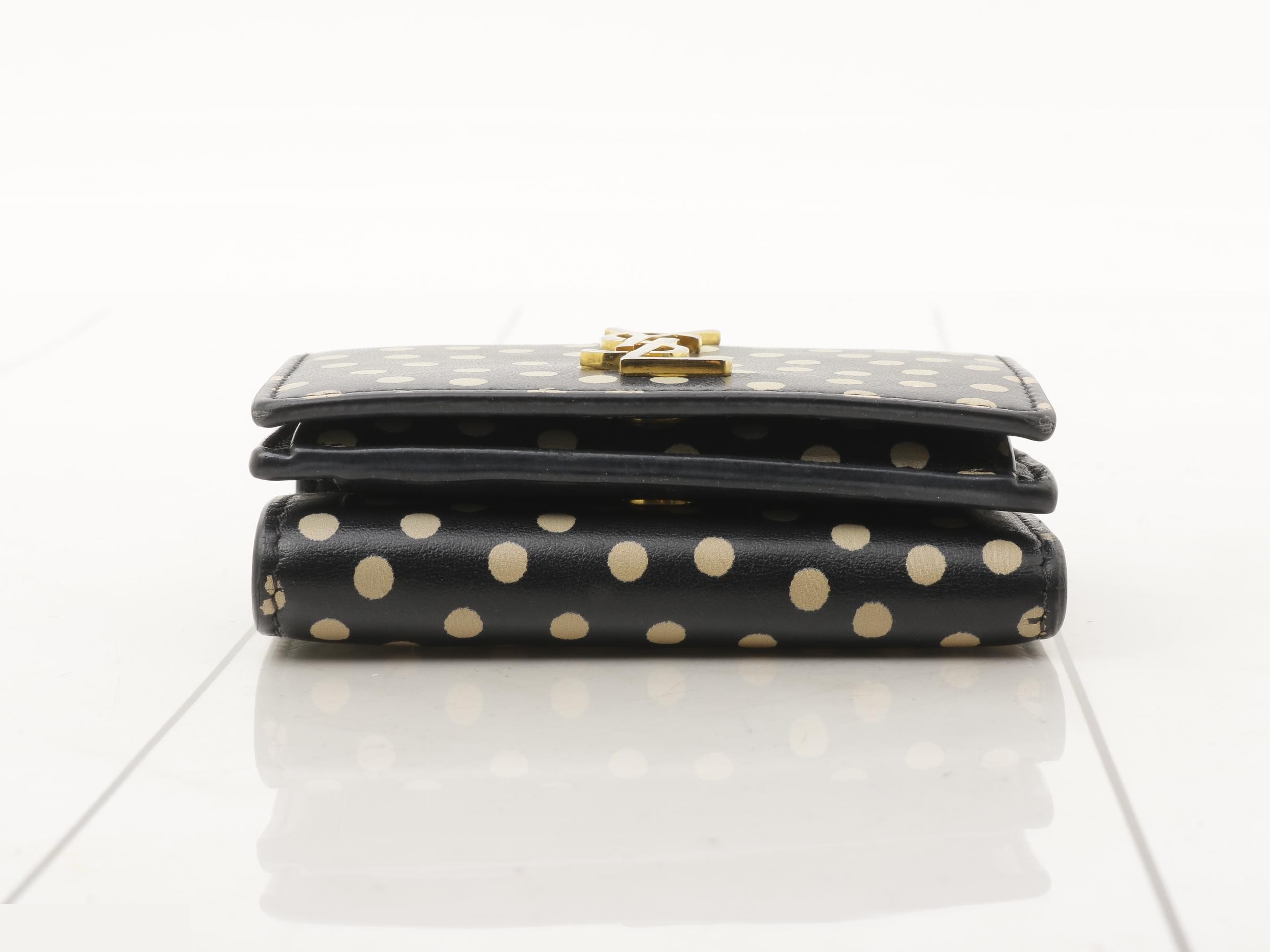 wallet — view 3