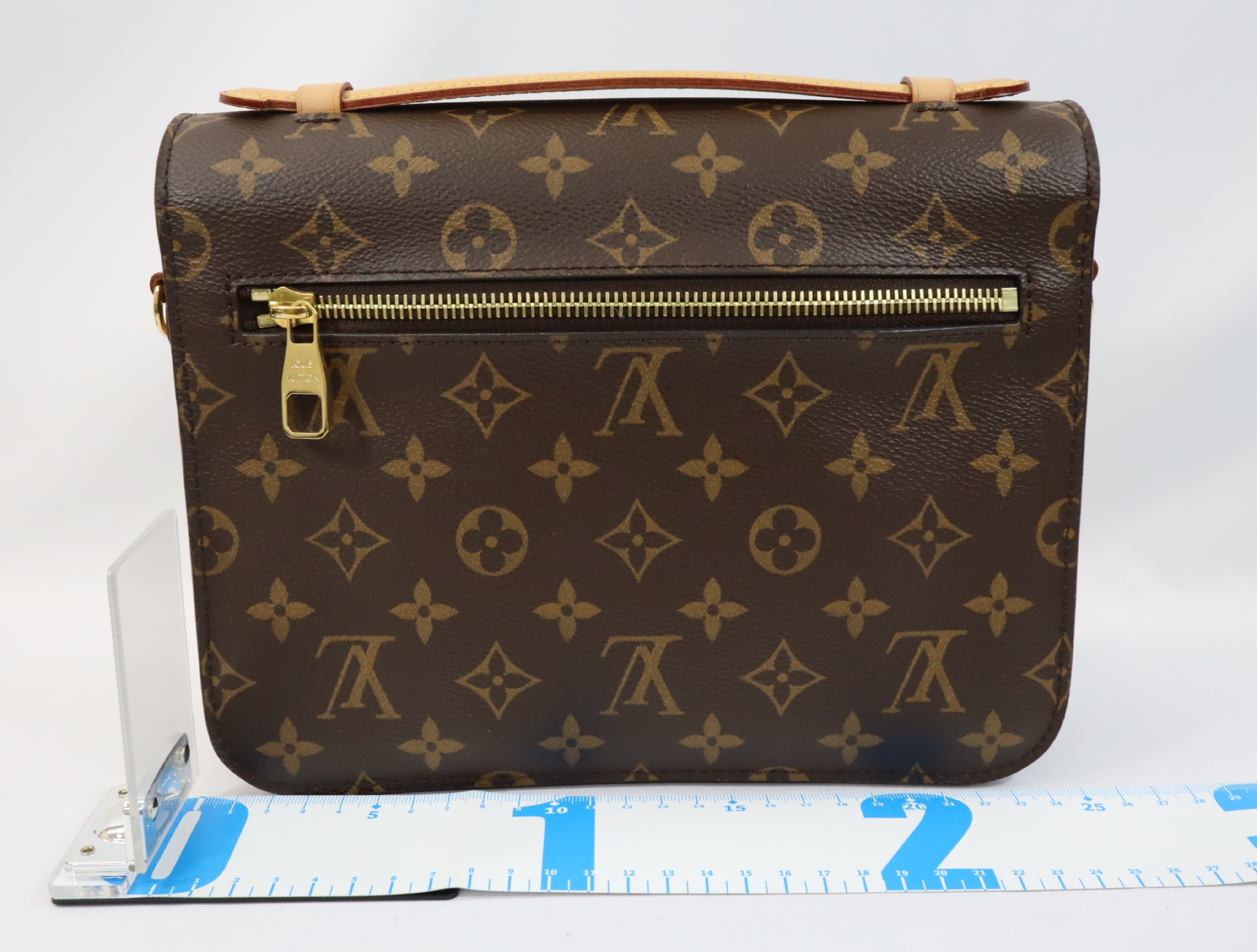 Monogram Pochette Metis MM M44875 Shoulder Bag (RFID detected) — view 2