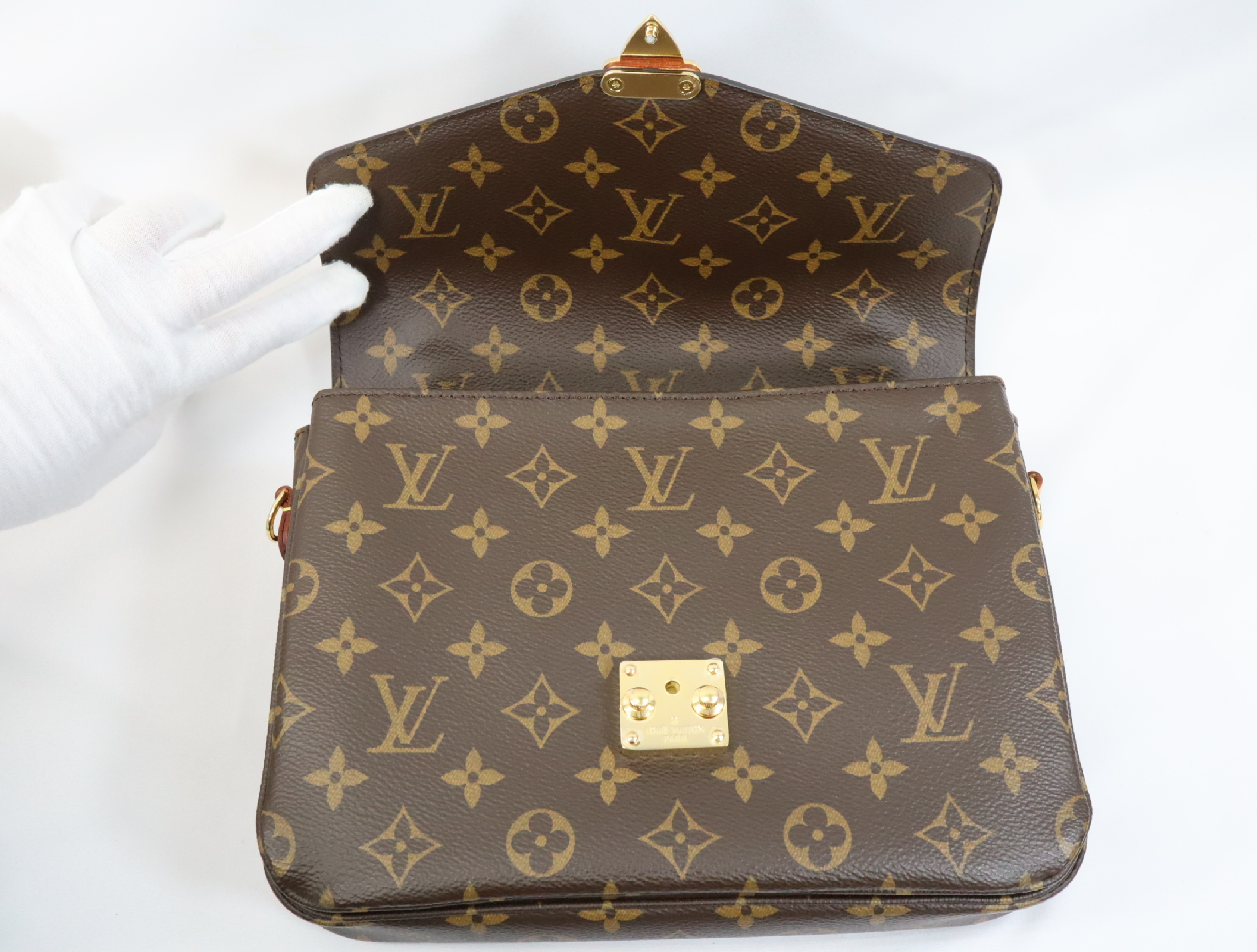 Monogram Pochette Metis MM M44875 Shoulder Bag (RFID detected) — view 13