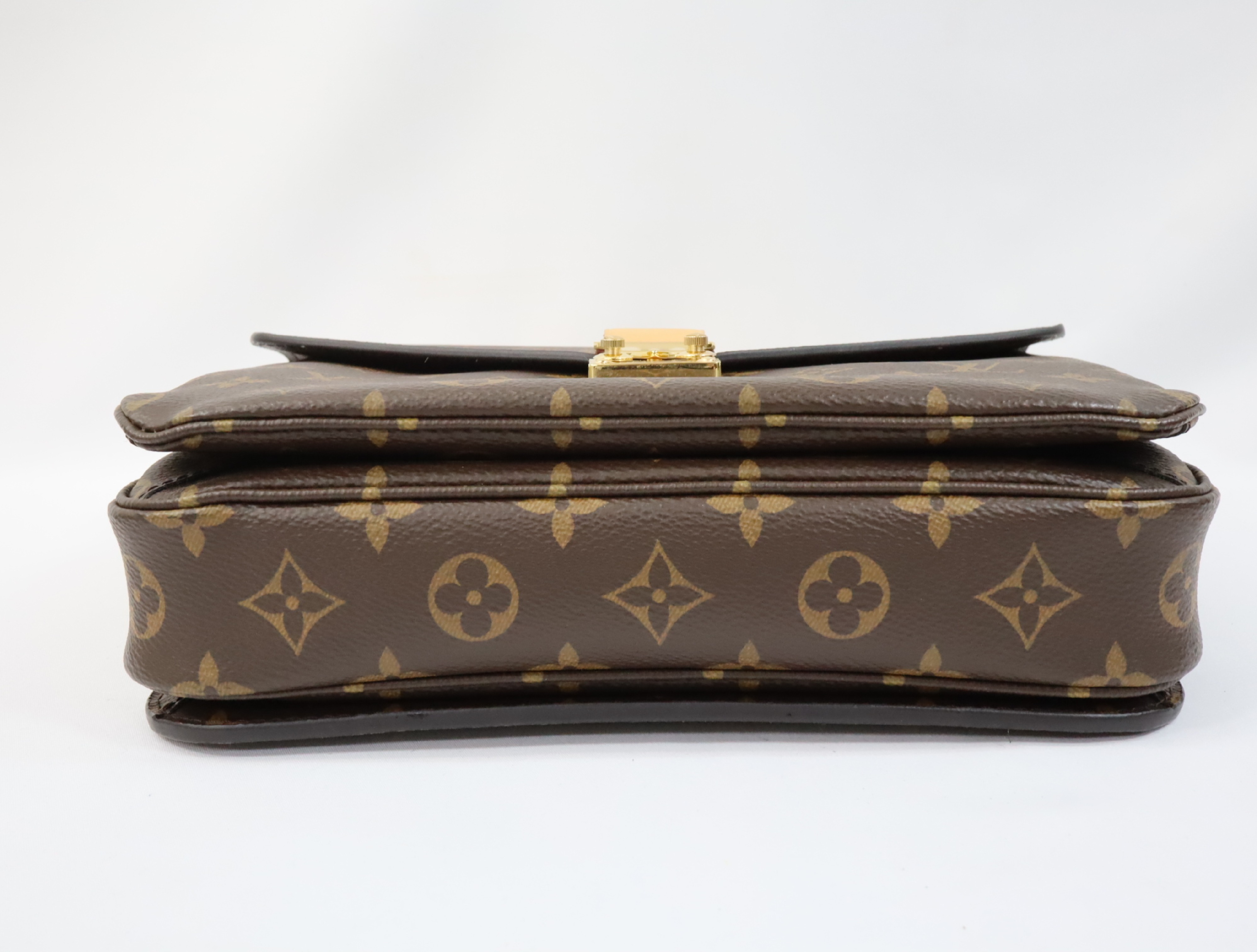 Monogram Pochette Metis MM M44875 Shoulder Bag (RFID detected) — view 5