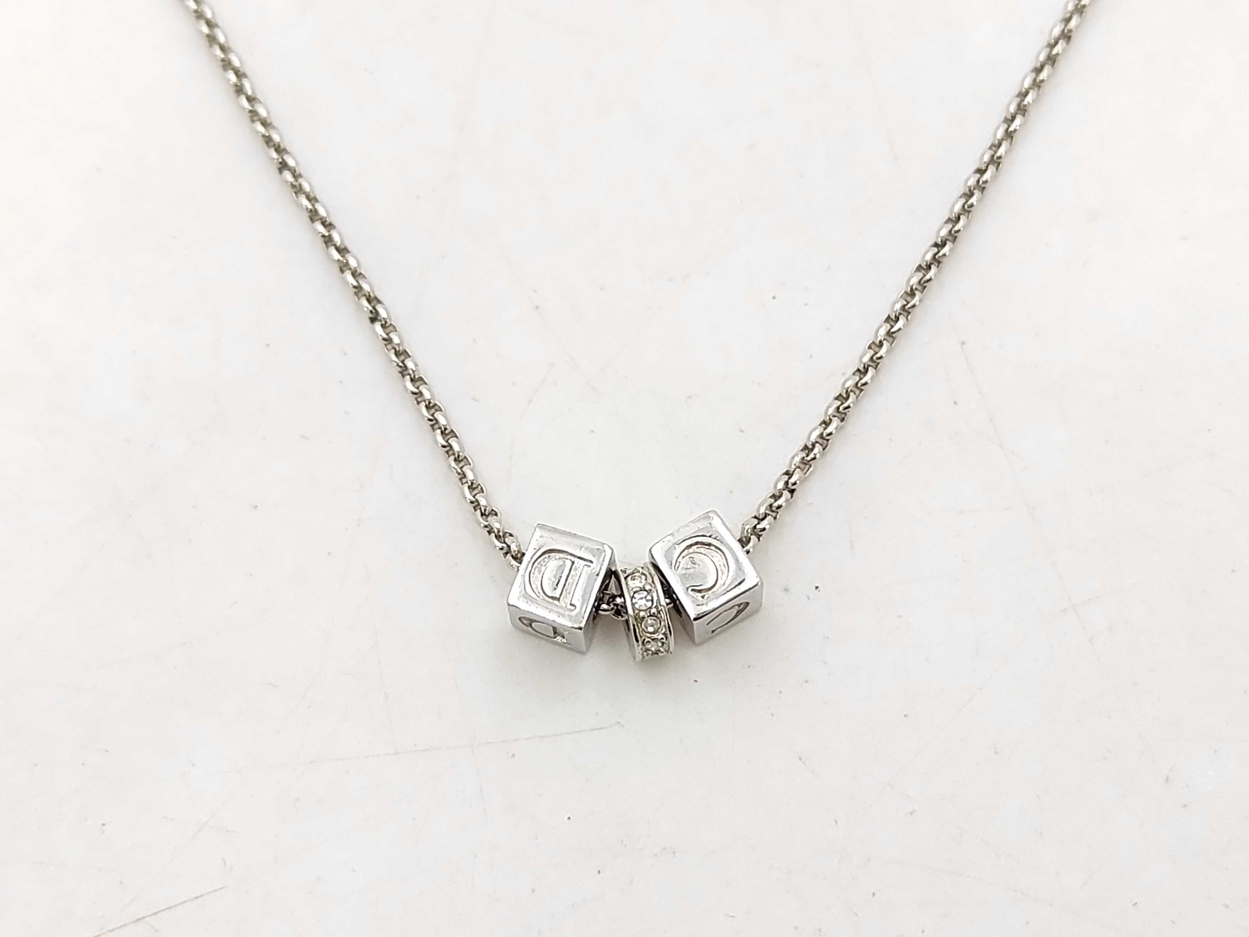necklace — view 3