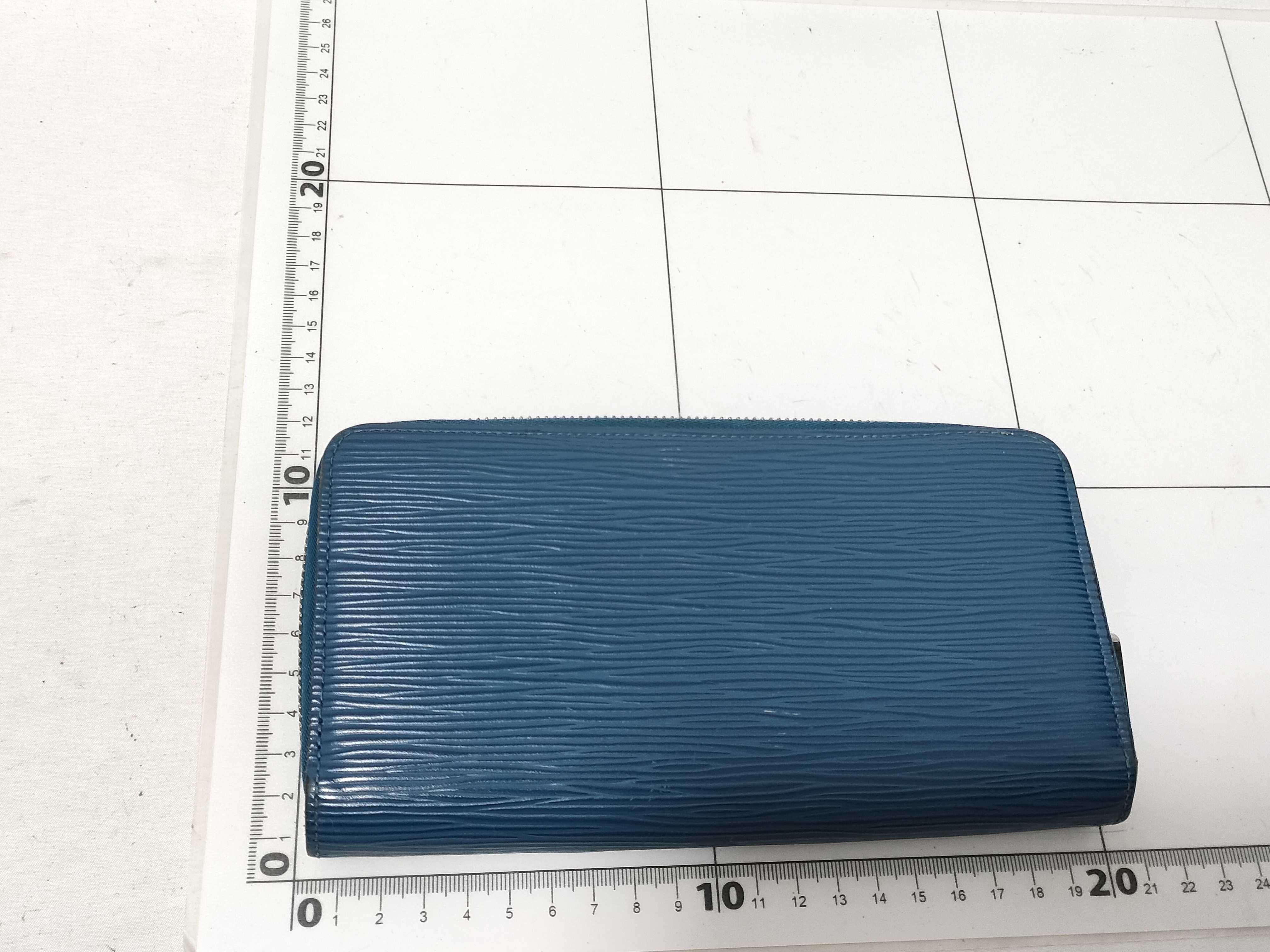 Epi Leather Round Zipper Long Wallet — view 2