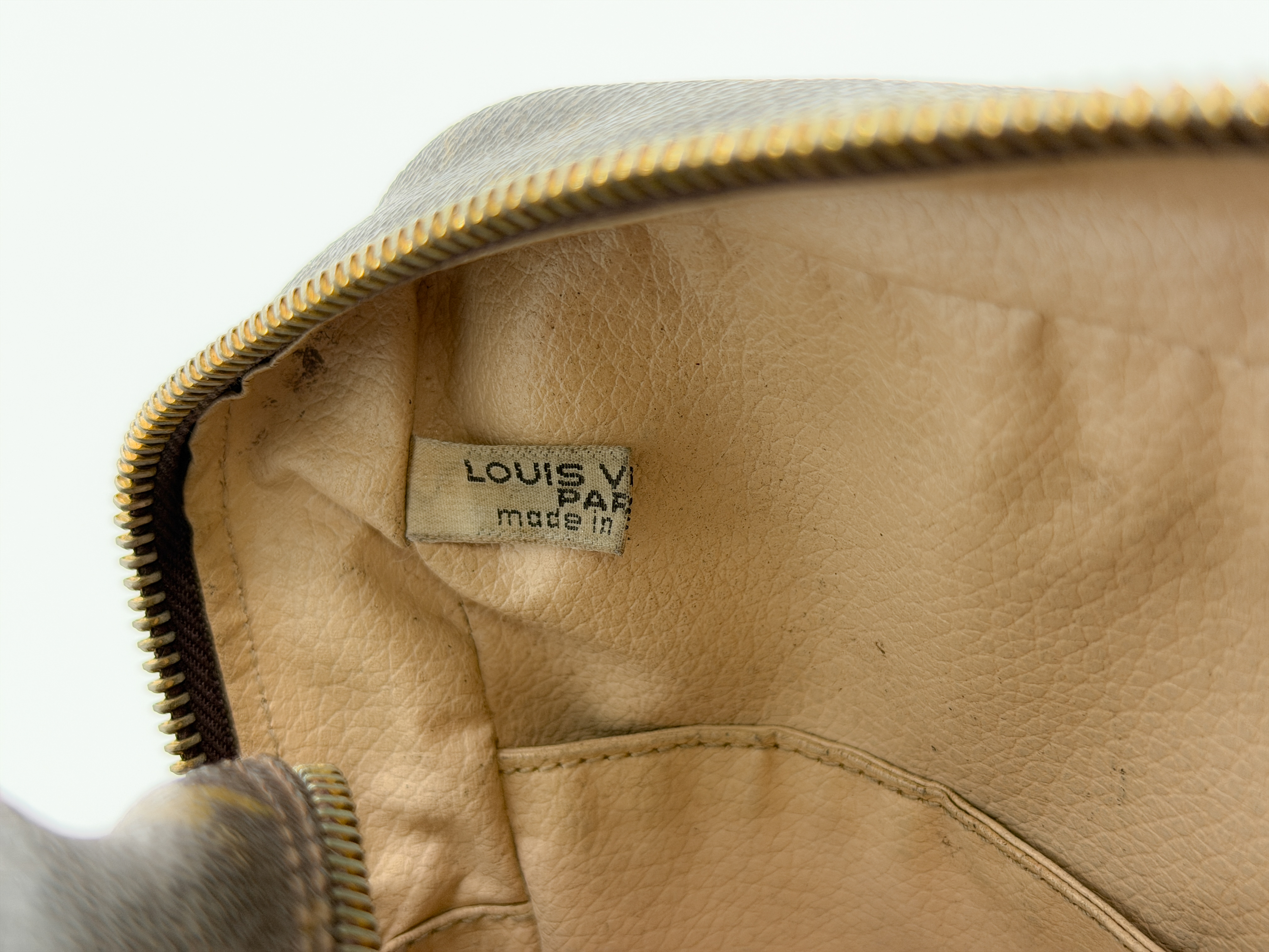 Monogram M47522 Trousse Toilette 28 Pouch — view 11