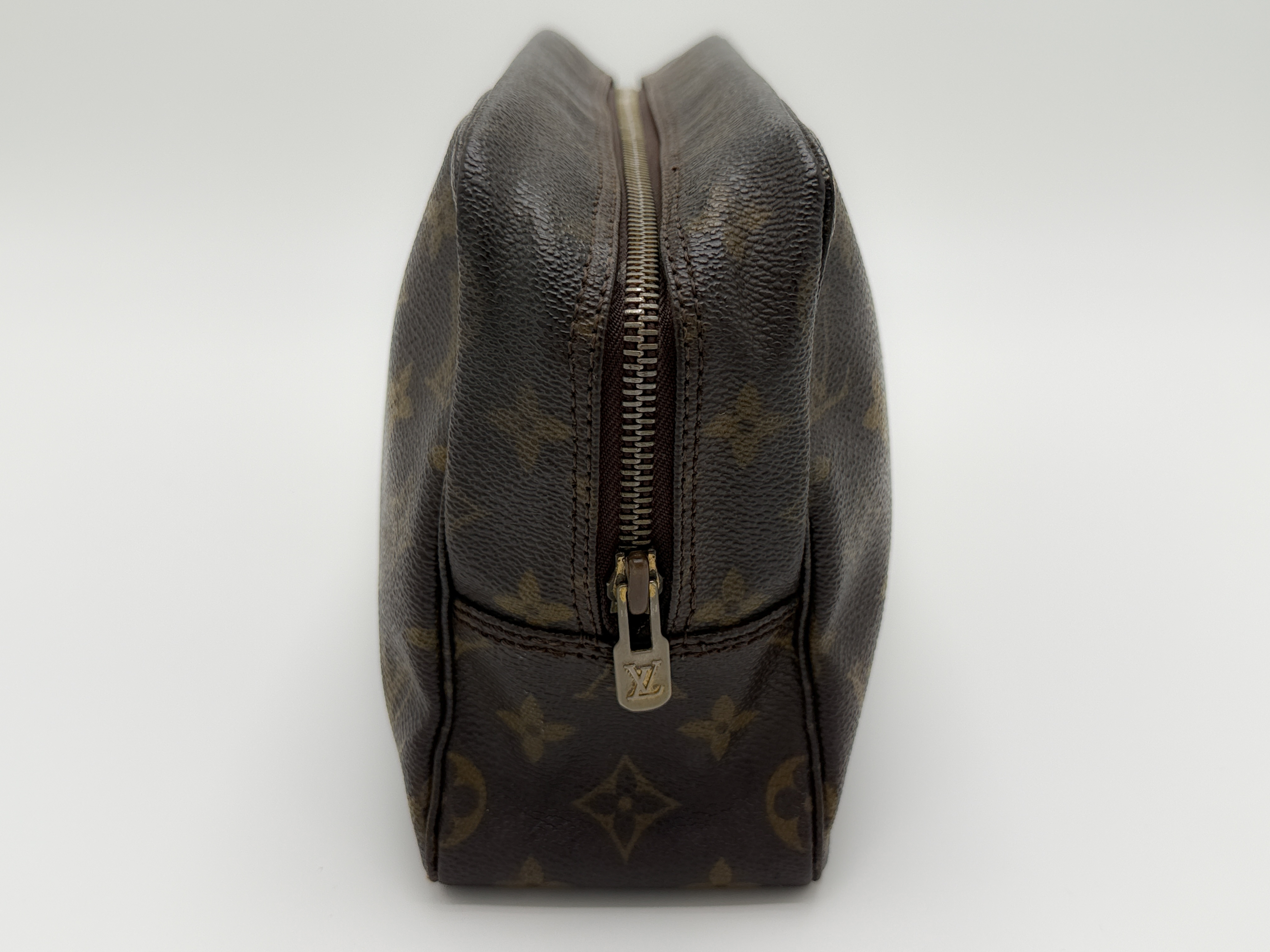 Monogram M47522 Trousse Toilette 28 Pouch — view 4