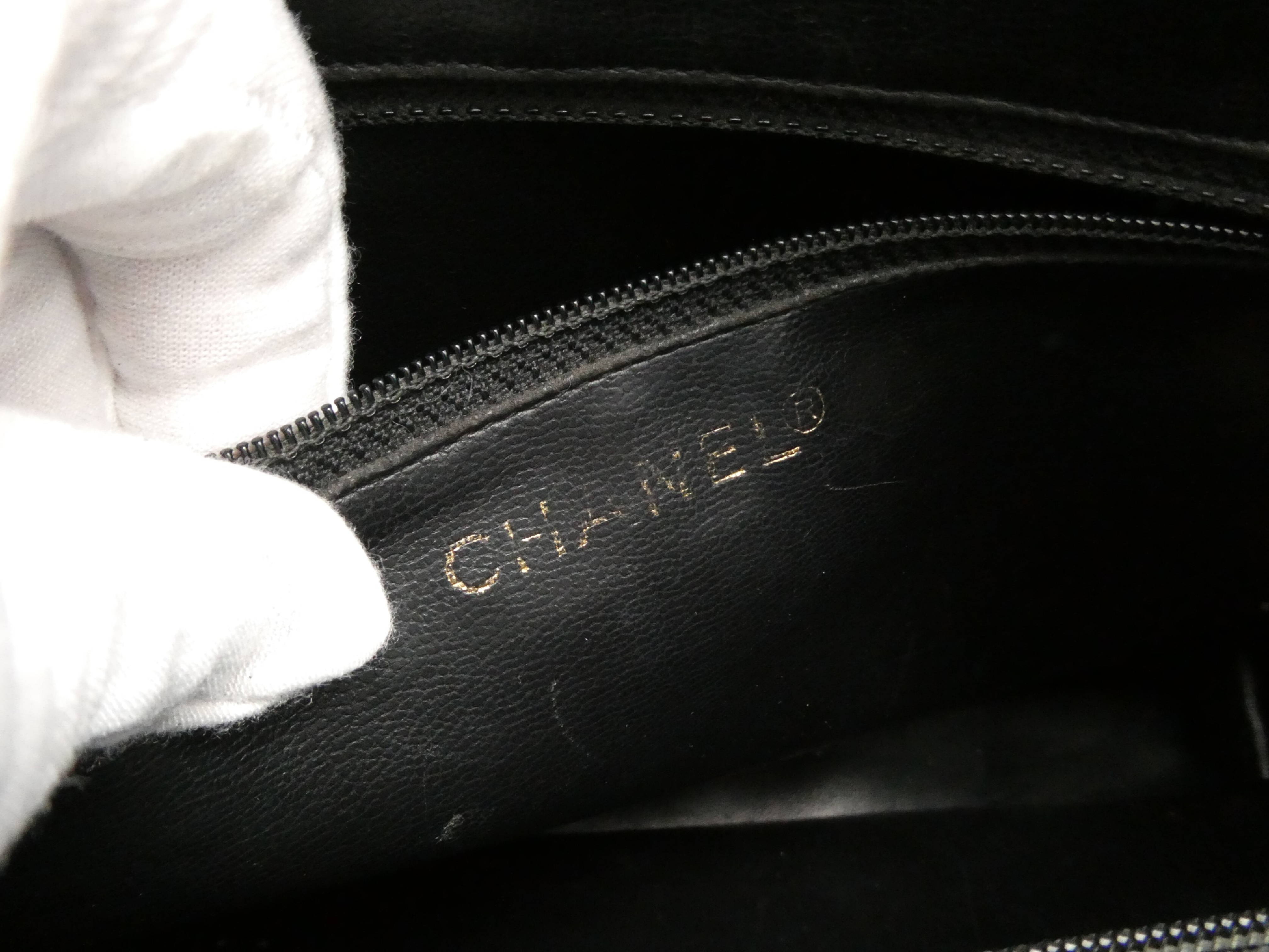 Coco Mark Enamel Chain Shoulder Bag — view 8