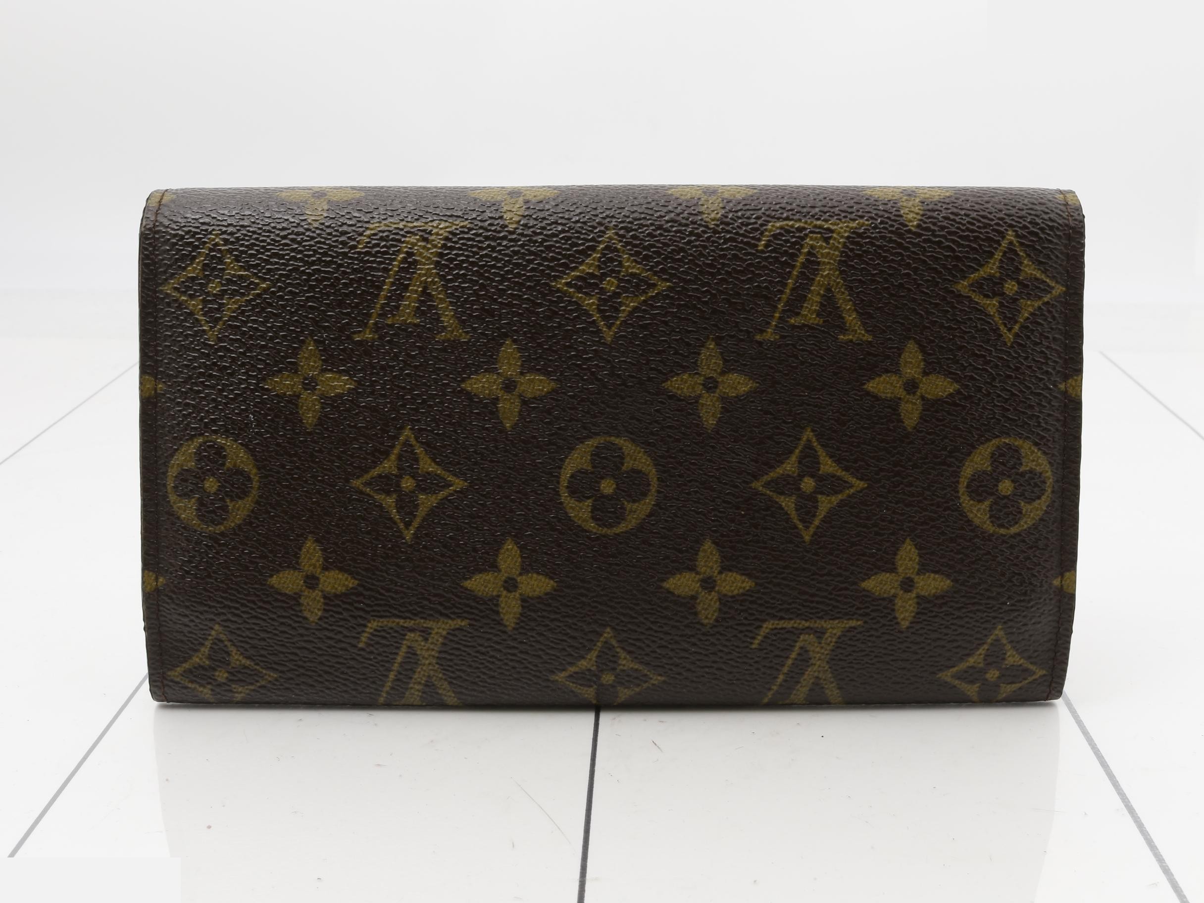 Monogram Portefeuille International Tri-fold Long Wallet — view 2