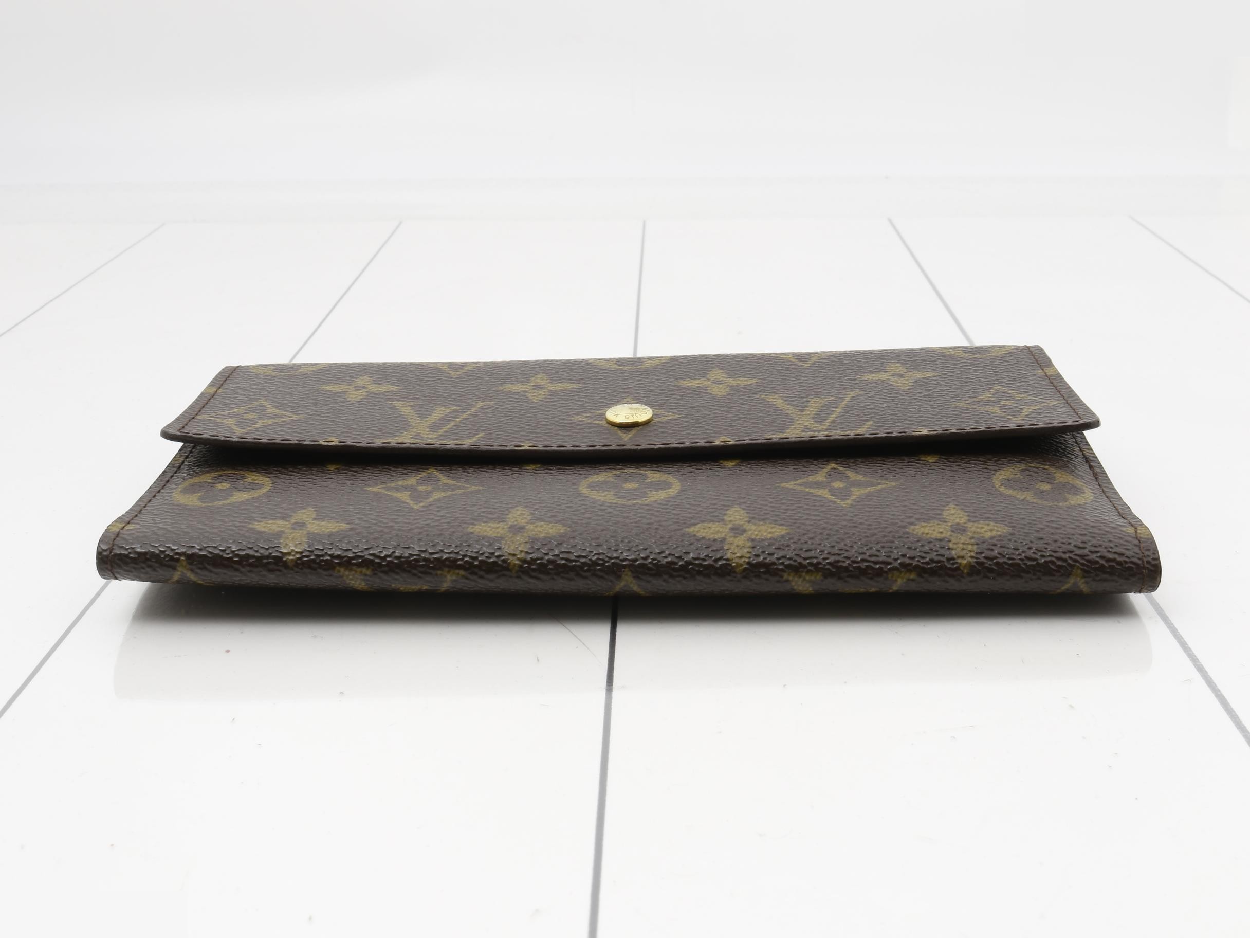 Monogram Portefeuille International Tri-fold Long Wallet — view 3