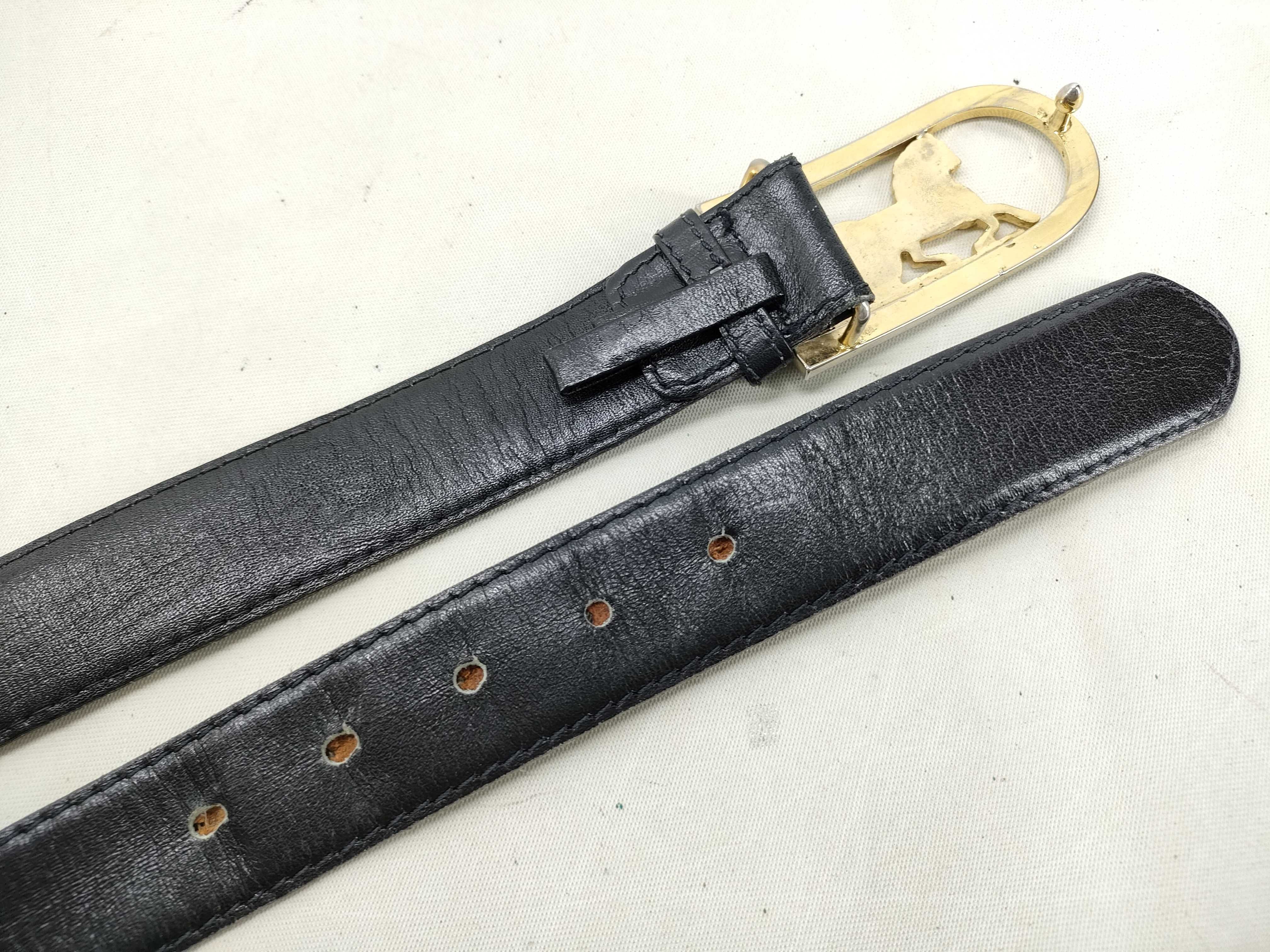 belt with carriage buckle — view 6