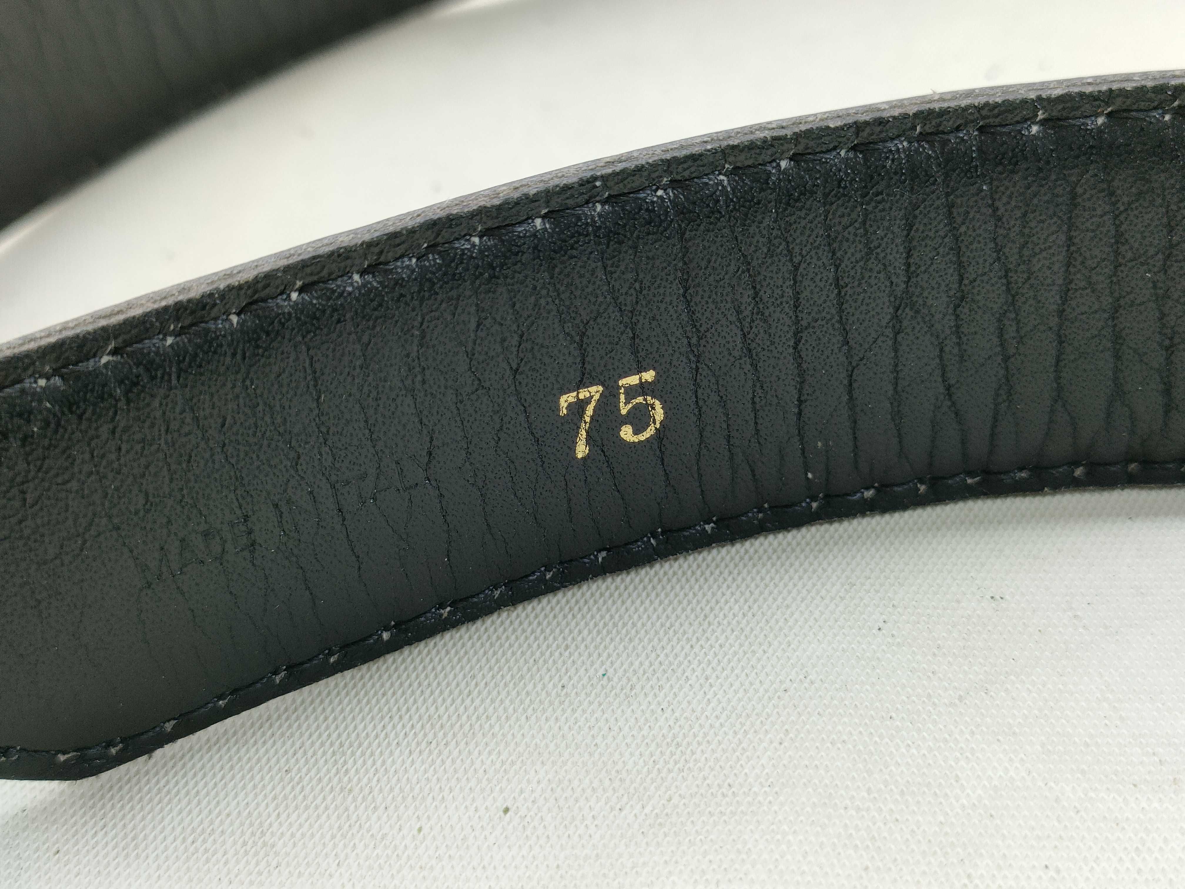 belt with carriage buckle — view 9