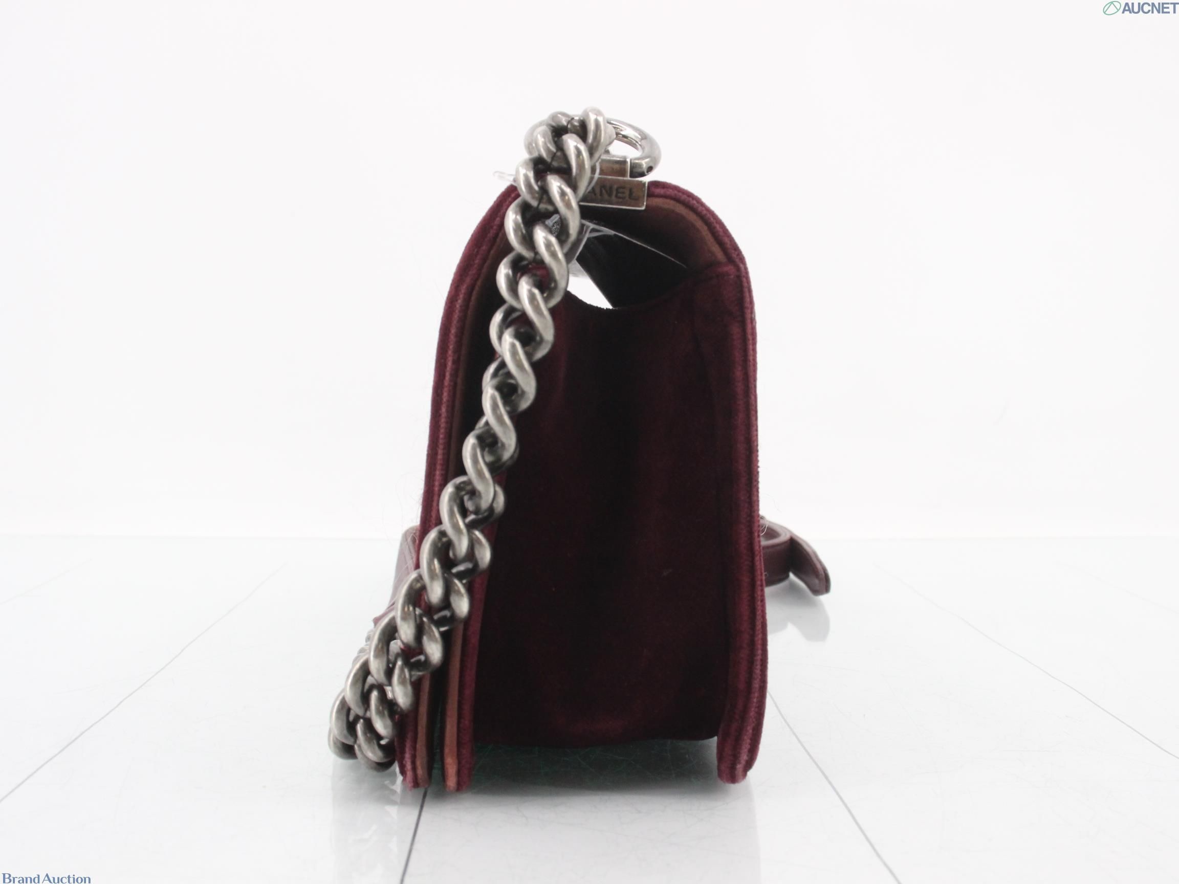 Boy Chanel Tweed x Velvet chain Shoulder Bag — view 3